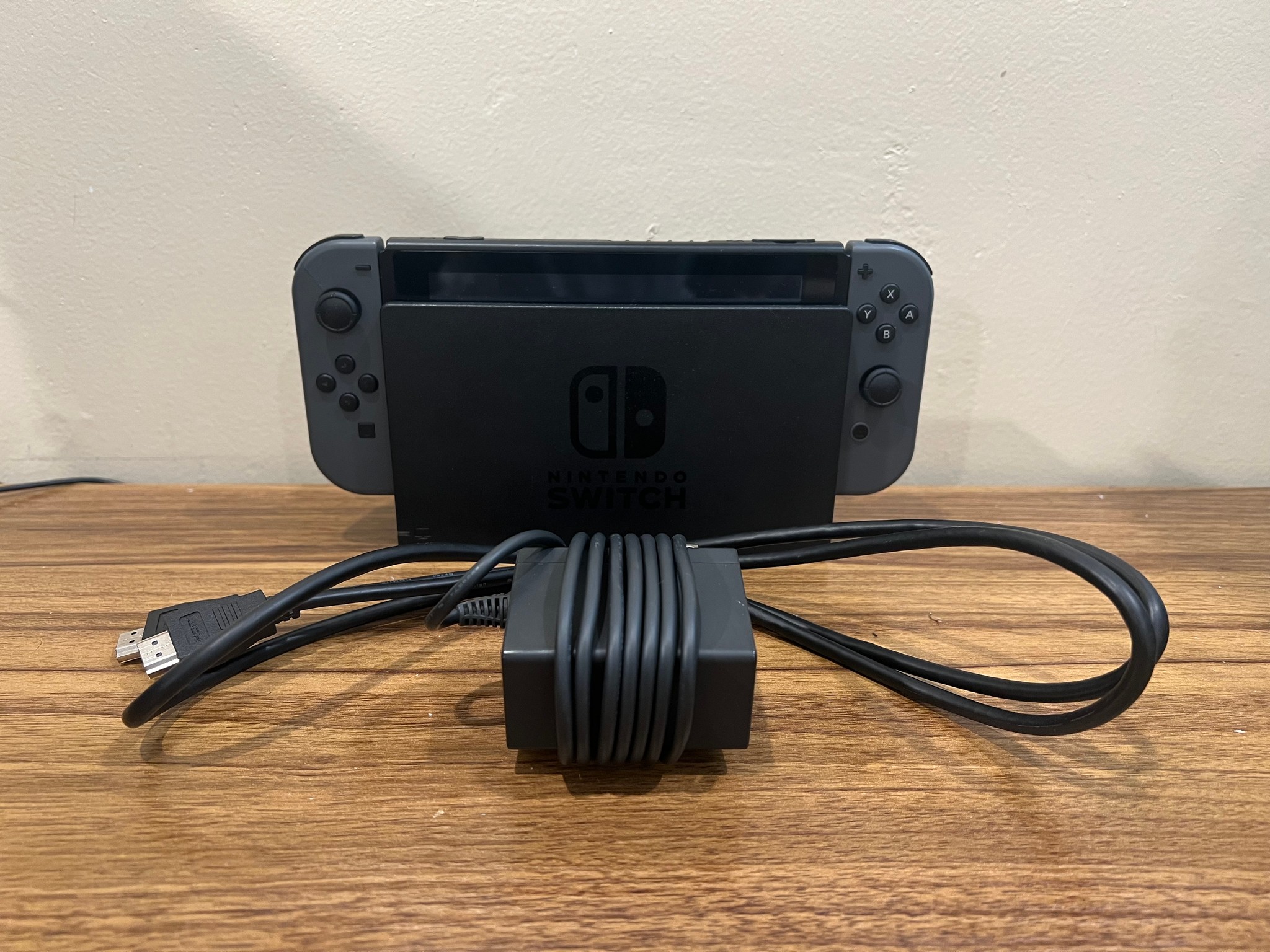 Nintendo Switch V2 32GB | Comes with Joycons Power and HDMI Cables | Gray