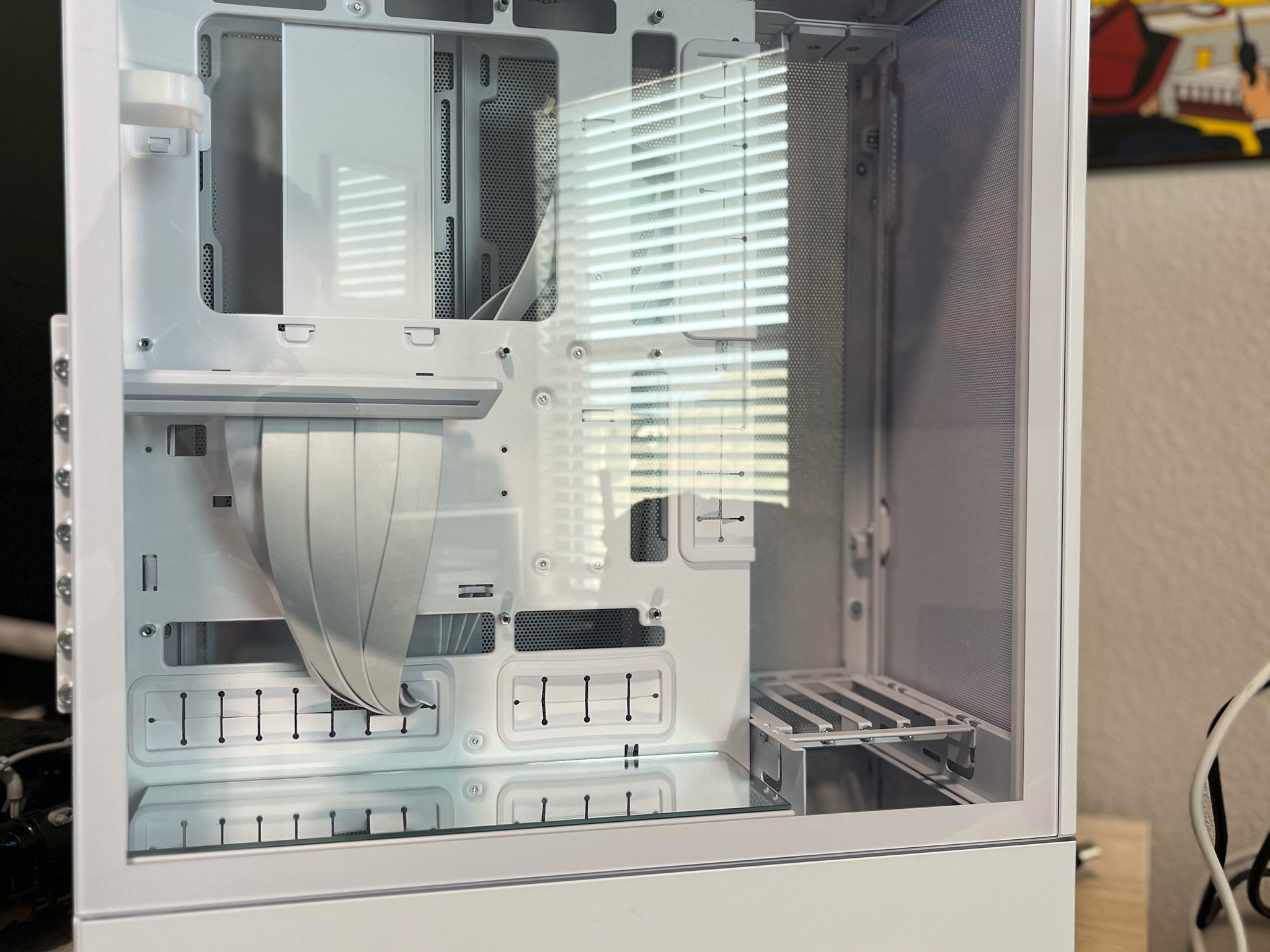 **SALE** Lian Li SUP-01 WHITE ATX/Micro-ATX/ITX