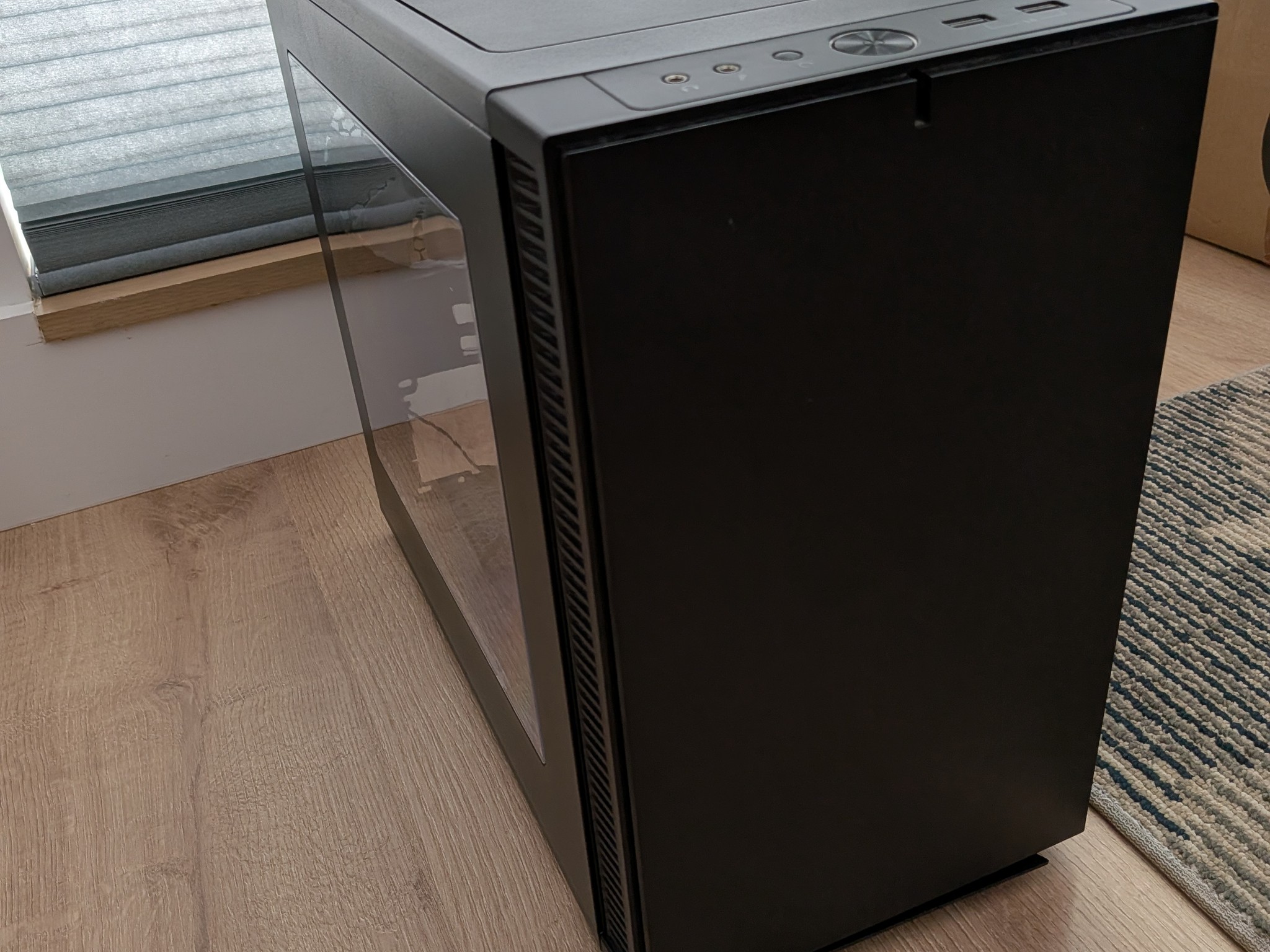 Fractal Define Nano S Window