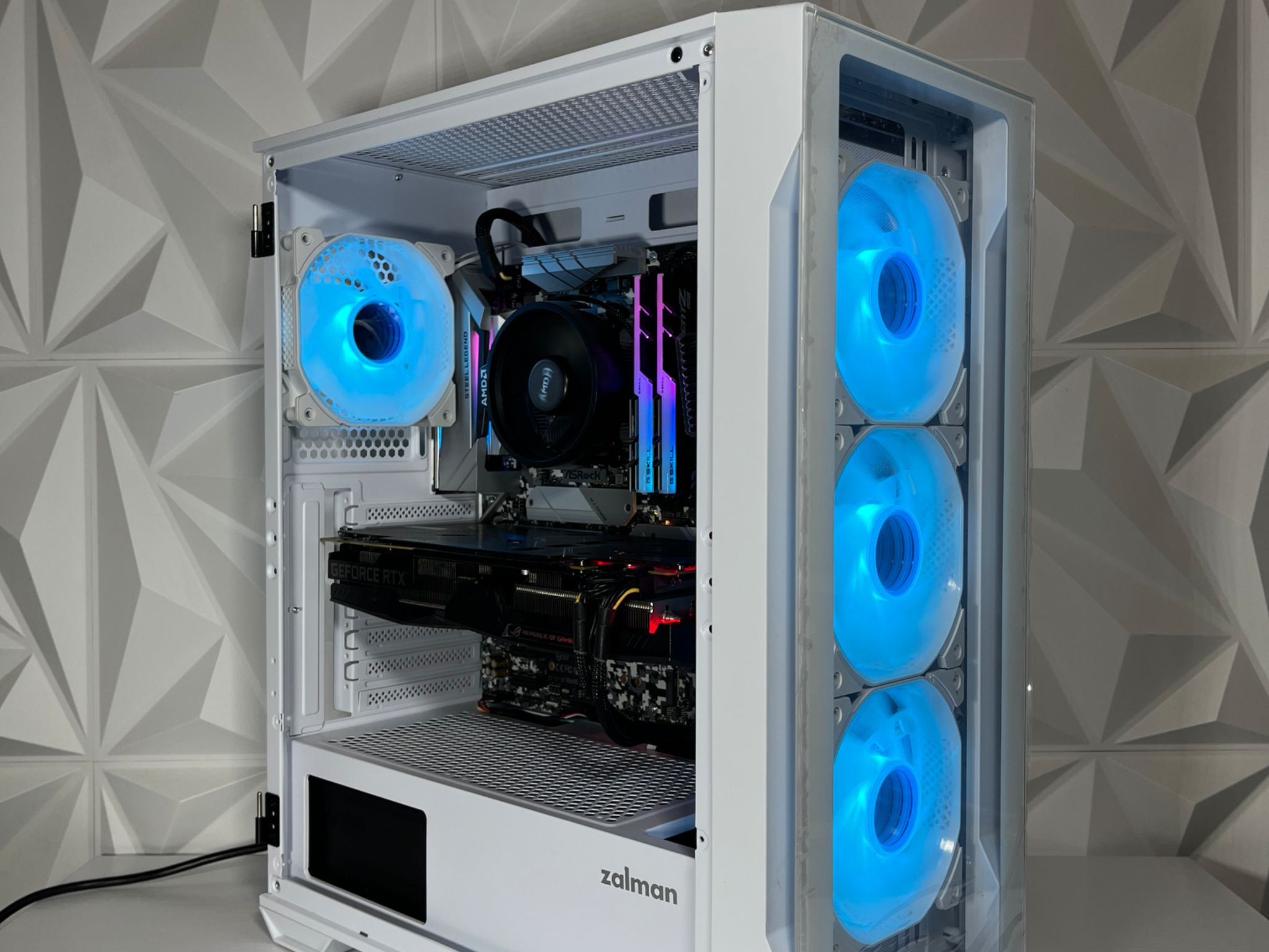 RTX 2060 6GB, Ryzen 7 2700X, 16GB RAM | White RGB Gaming Computer/PC
