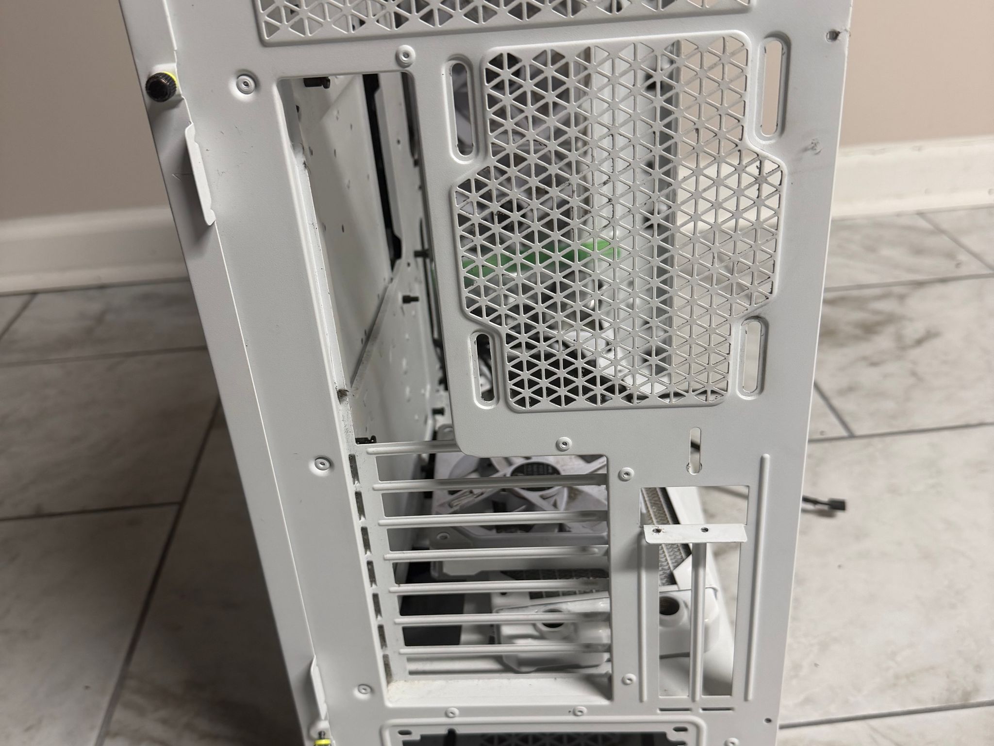 Lian Li LANCOOL 205 Mesh White No Tempered Glass