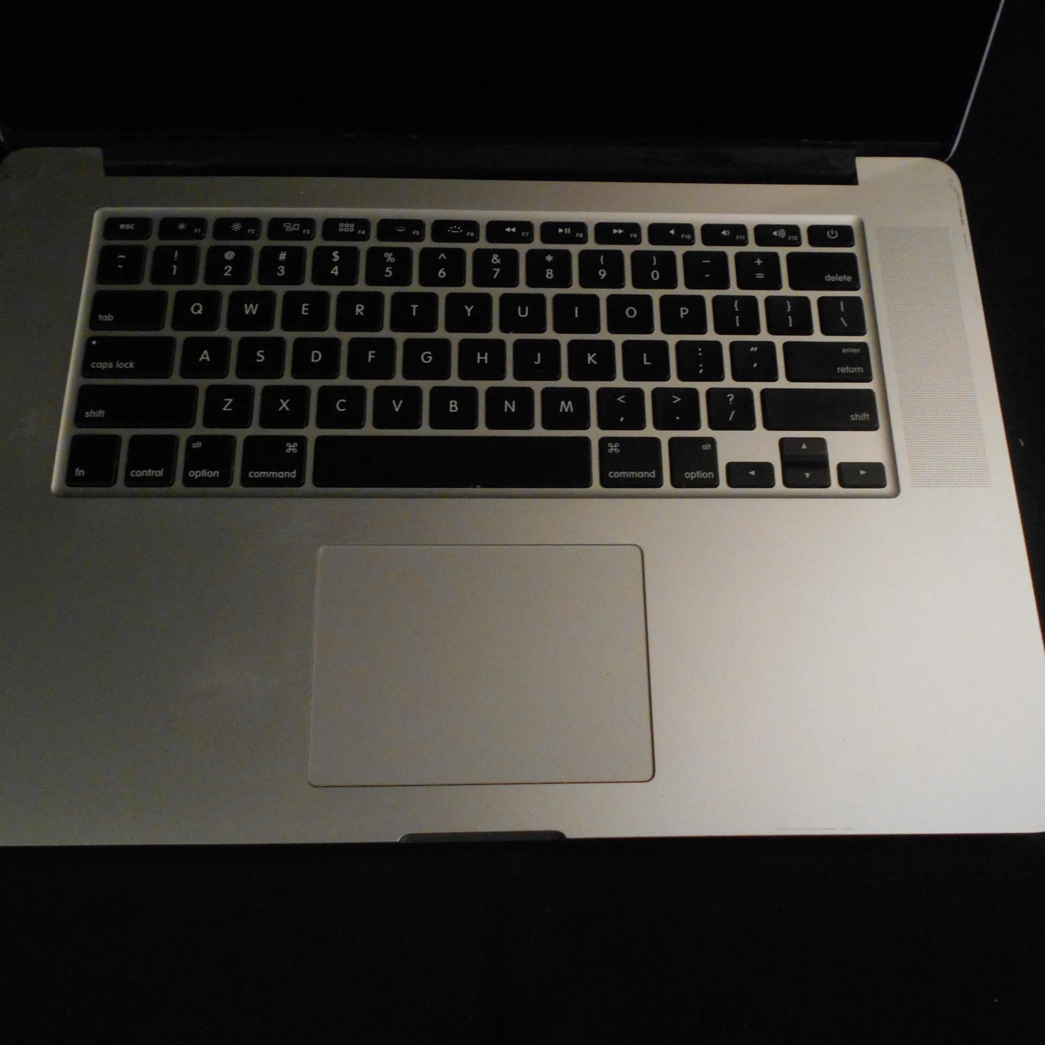 Macbook pro a1398 2015 15"