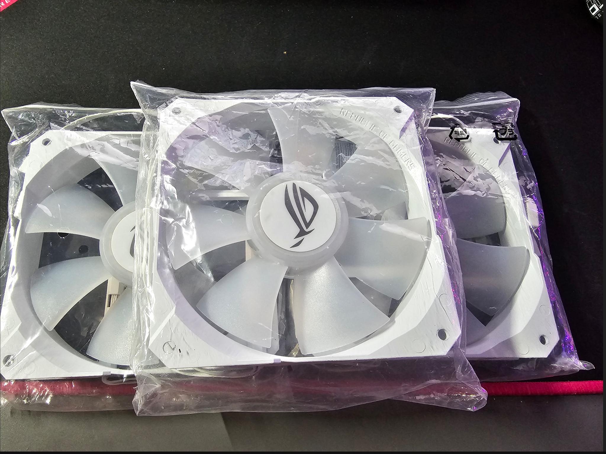 ASUS ROG RYUO Model 12 ARGB 120mm PC Case Fan White Set of 3x Fans