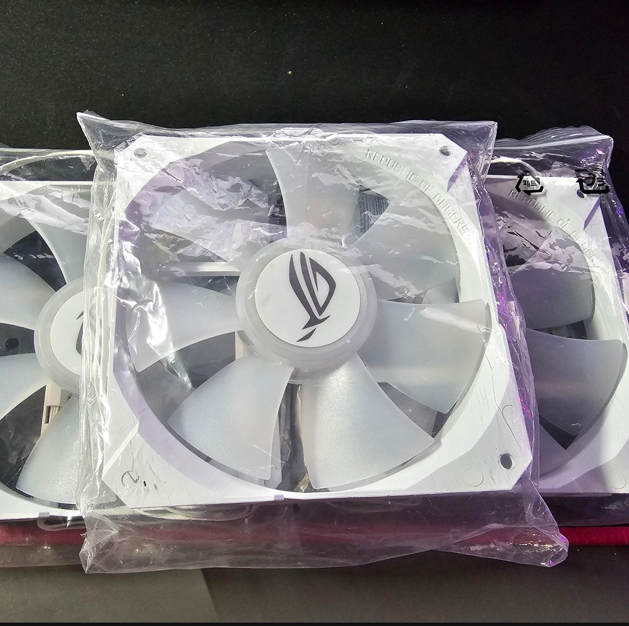 ASUS ROG RYUO Model 12 ARGB 120mm PC Case Fan White Set of 3x Fans