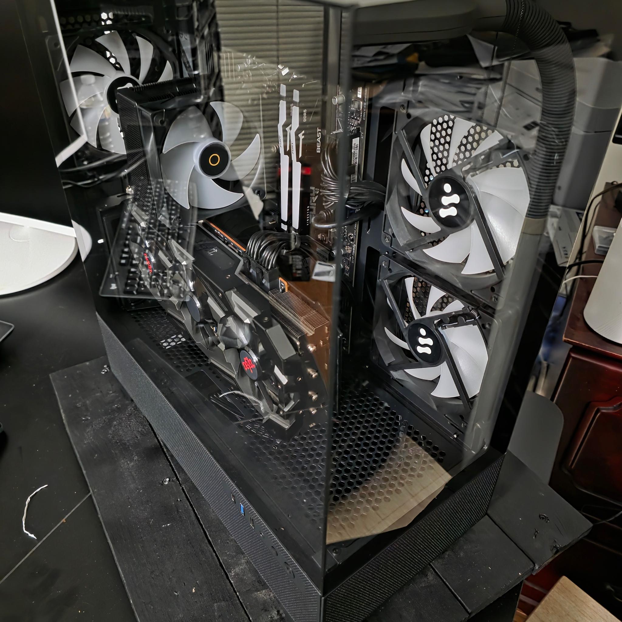 Verticle Mounted GPU.. Brand New Build..Custom AMD AM5
