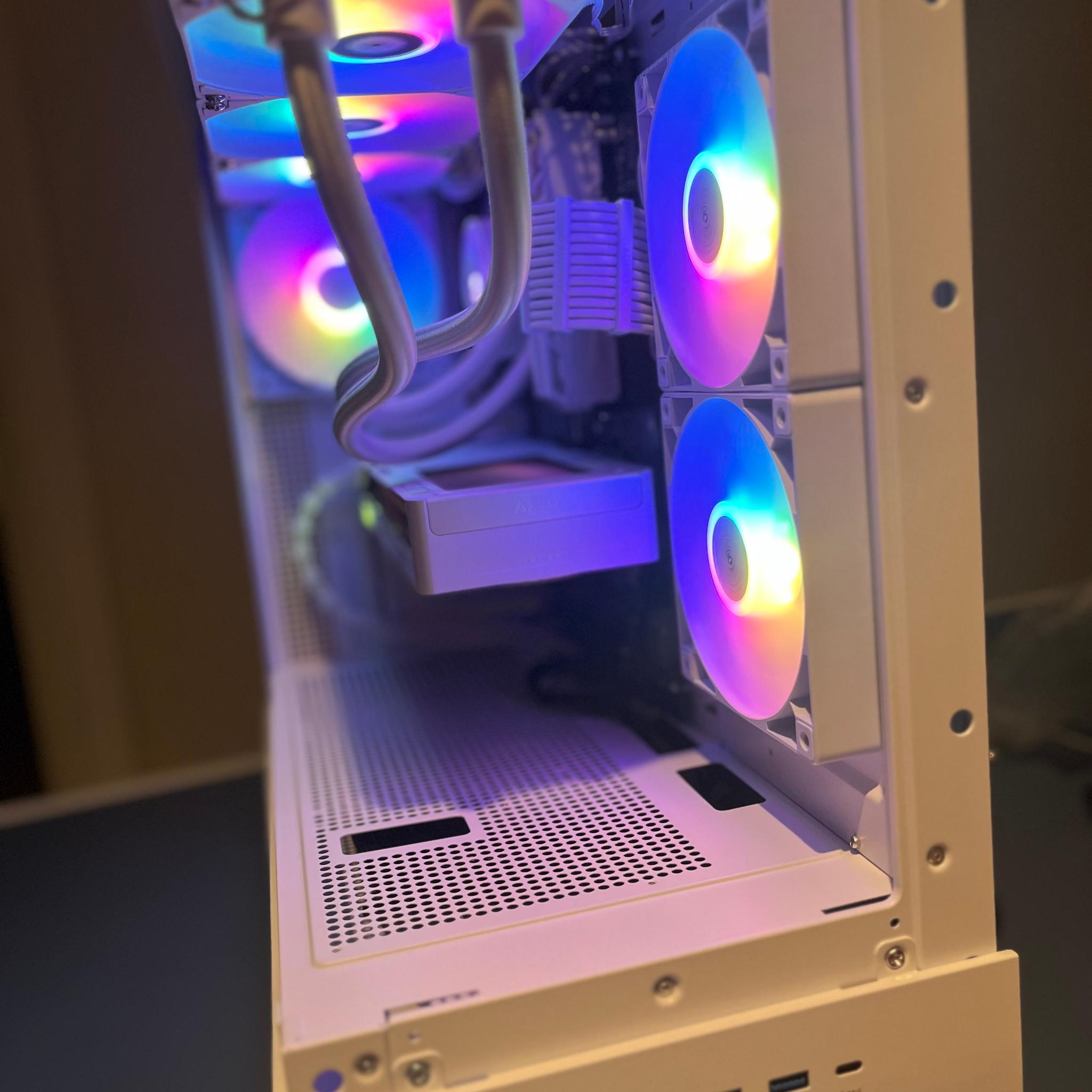 WHITEOUT BRAND NEW 1440p CUSTOM GAMING PC/ RYZEN 7/ RTX 5060