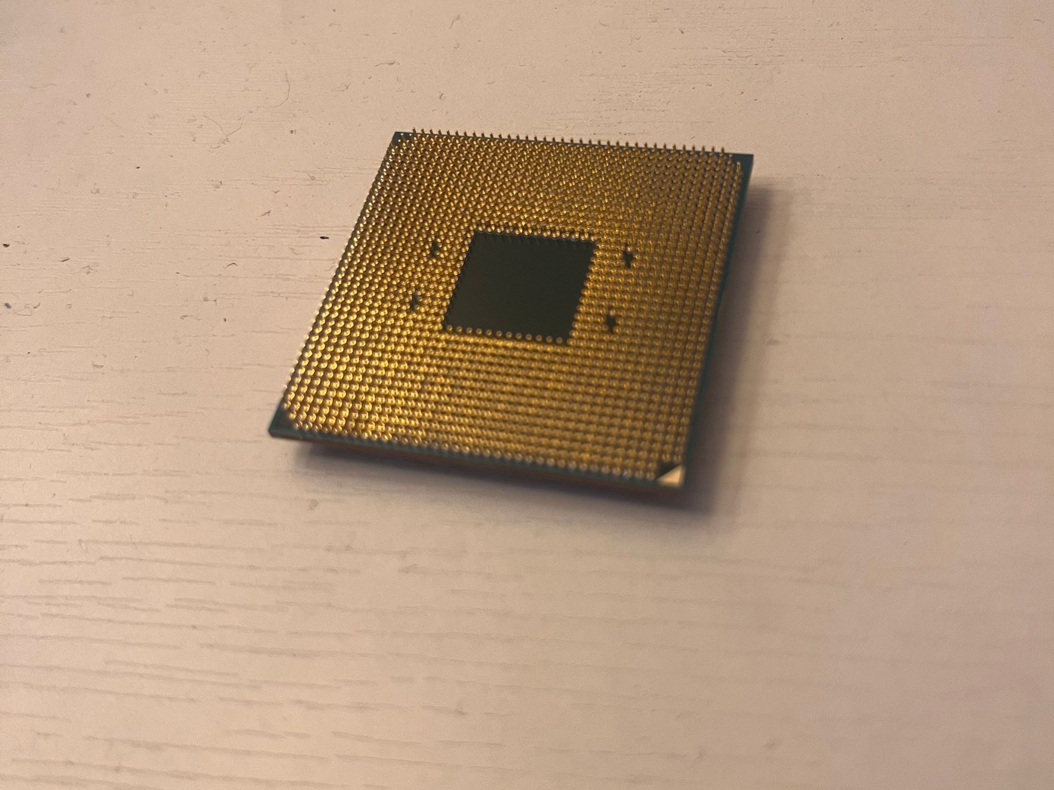 Ryzen 5 1600 CPU 6 Core, 12 Thread 3.2ghz base, 3.6ghz turbo with Low Profile AMD stock Fan included