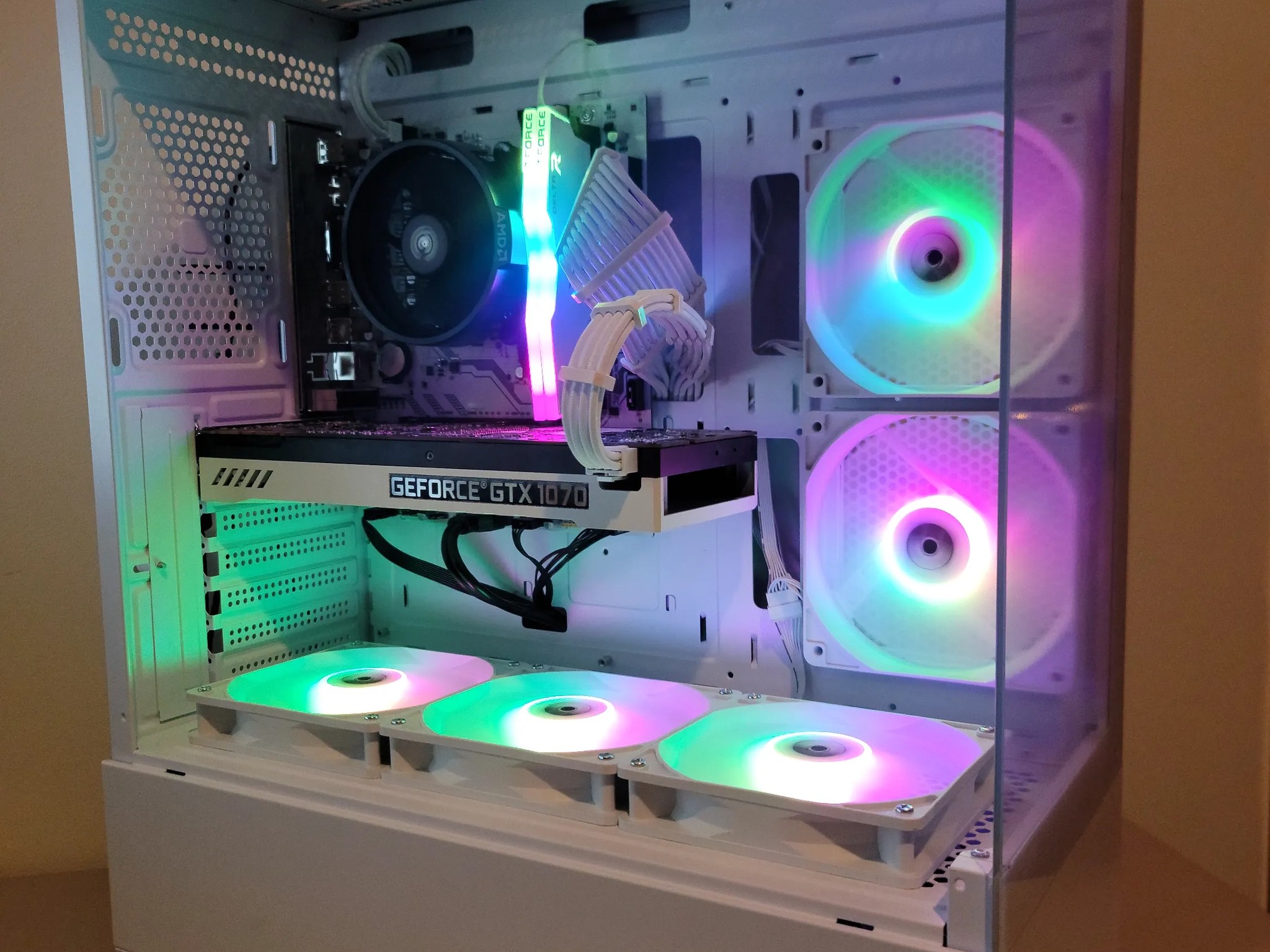 GTX 1070 | Ryzen 5 | 16GB RAM | WIN 10