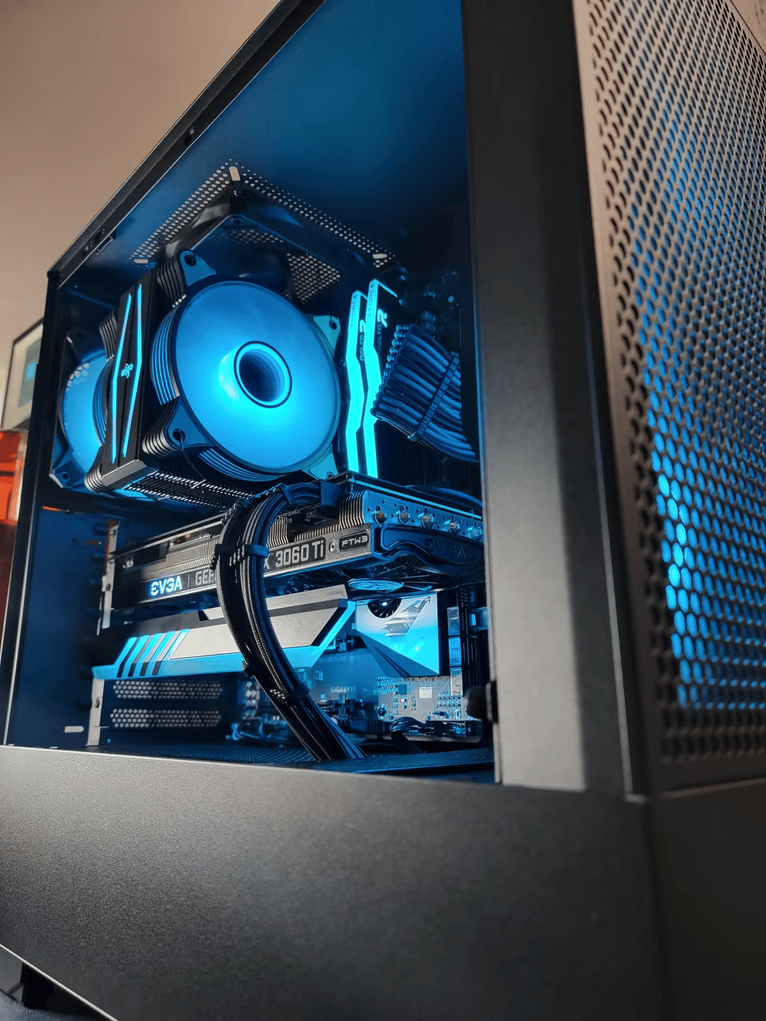 "The Flow" : Custom Gaming PC (5600X, 16gb ddr4, RTX 3060ti, 1tb NVME + 2tb HDD)
