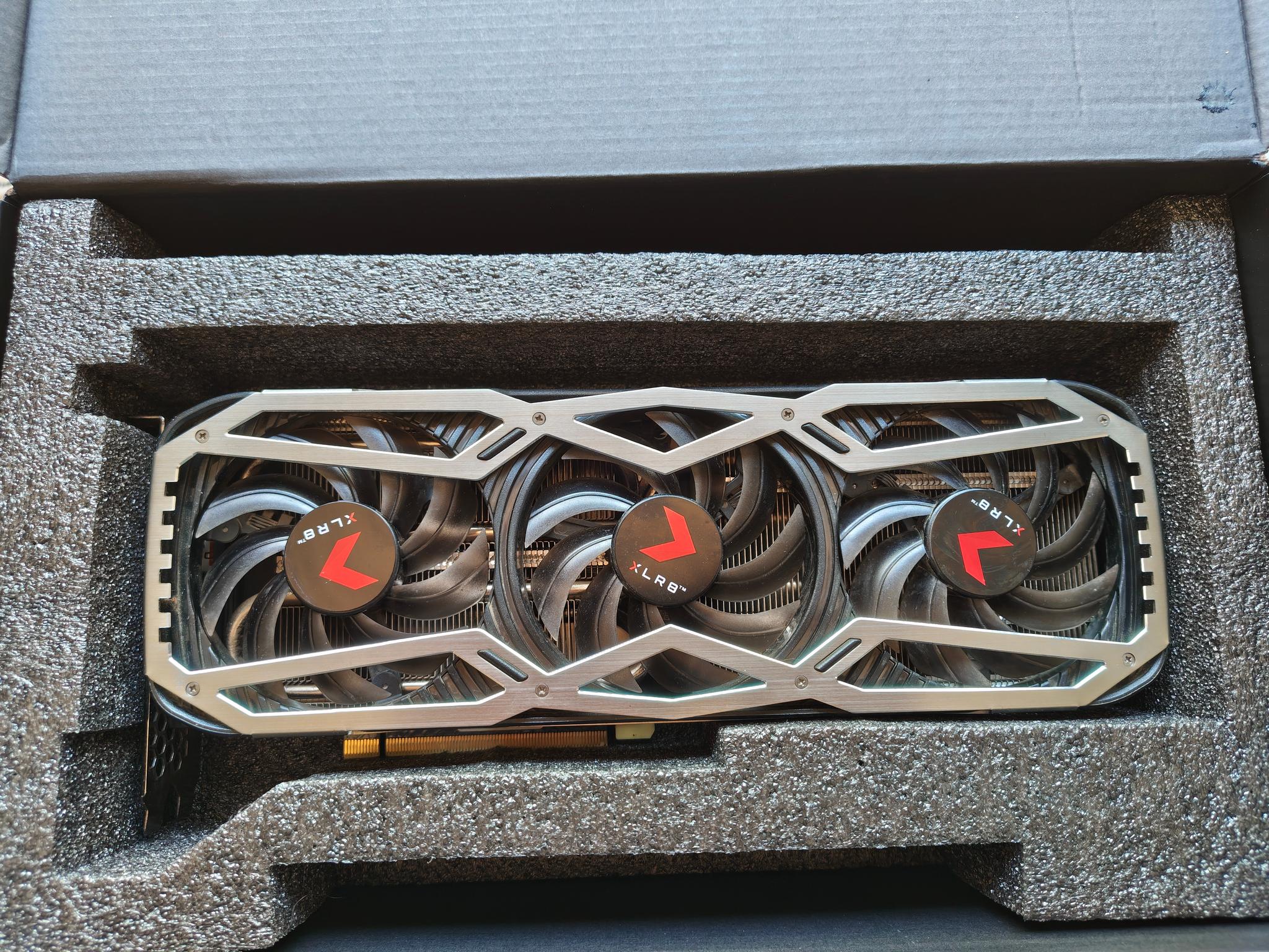 PNY XLR8 Gaming REVEL EPIC-X RGB GeForce RTX 3080 10GB - Image 4
