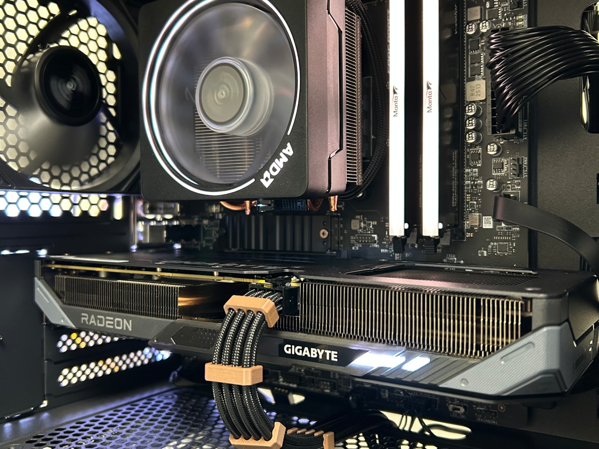🌳 "Cypress Blaze" - Ryzen 7 5800 XT - RX 9060 XT 16GB - 32 GB - 1TB