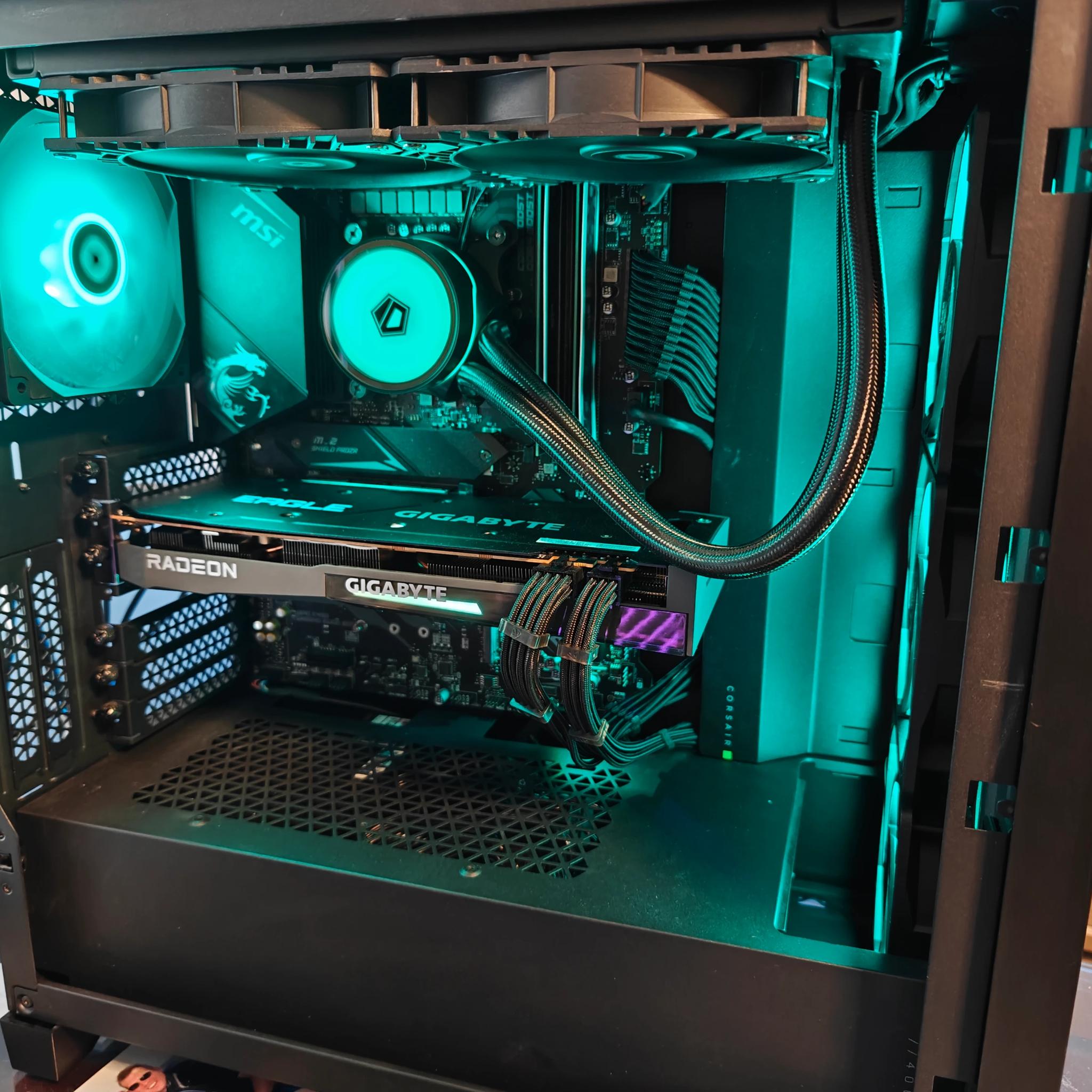 Mid Tier 1440p Gaming PC 10900k & 6700XT