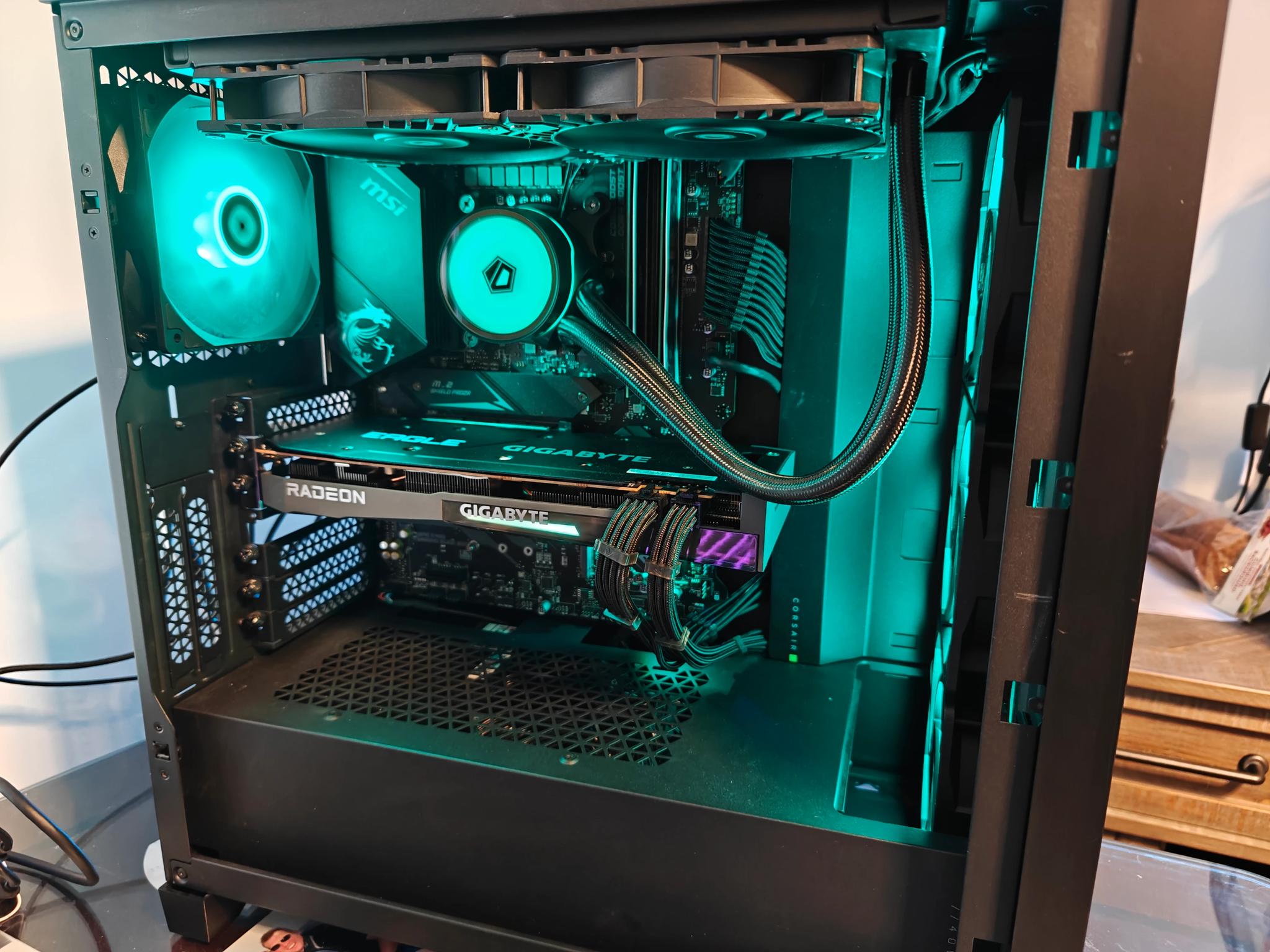 Mid Tier 1440p Gaming PC 10900k & 6700XT
