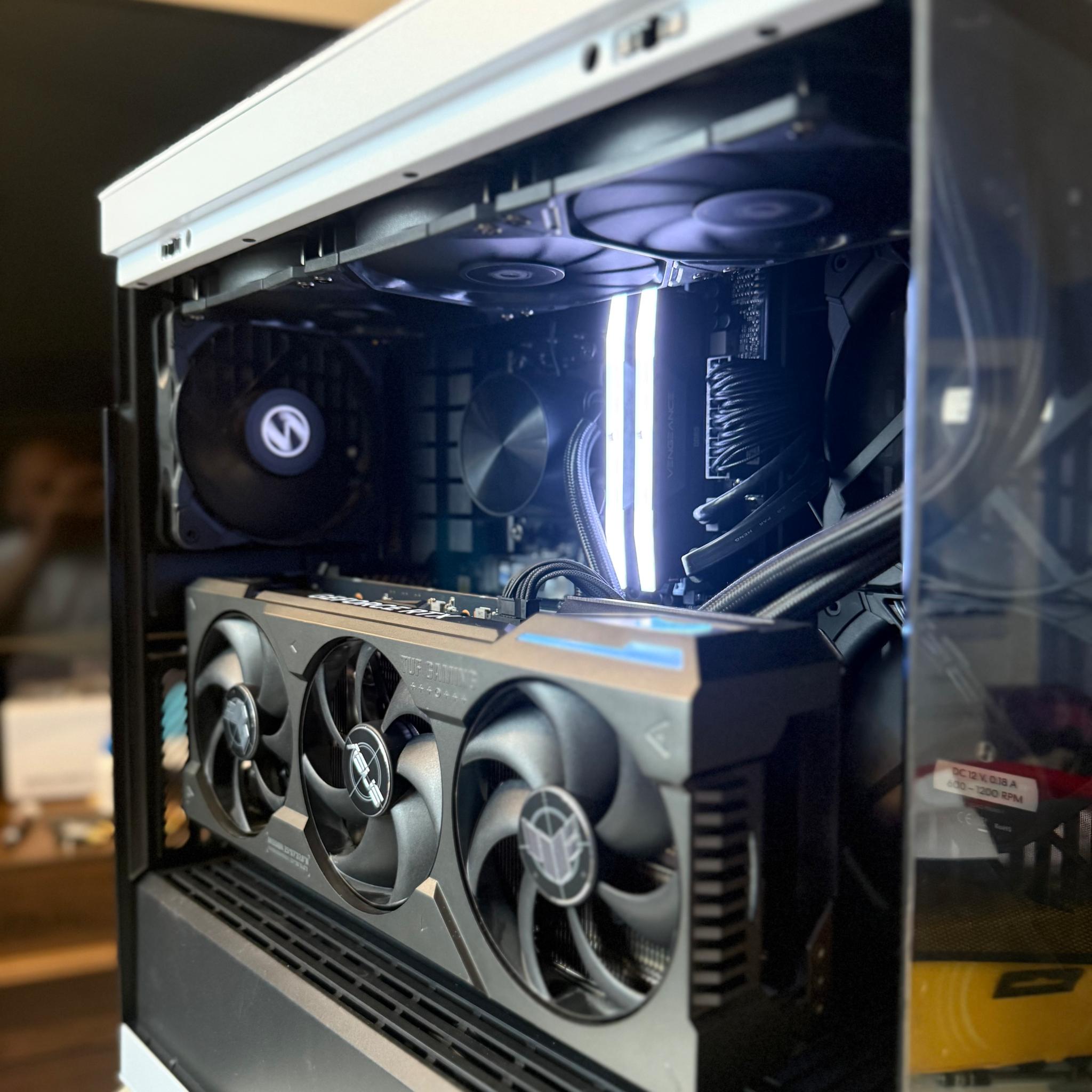 🐼 RTX 4080 | Ryzen 7 7800X3D | 32GB DDR5 | 2TB SSD