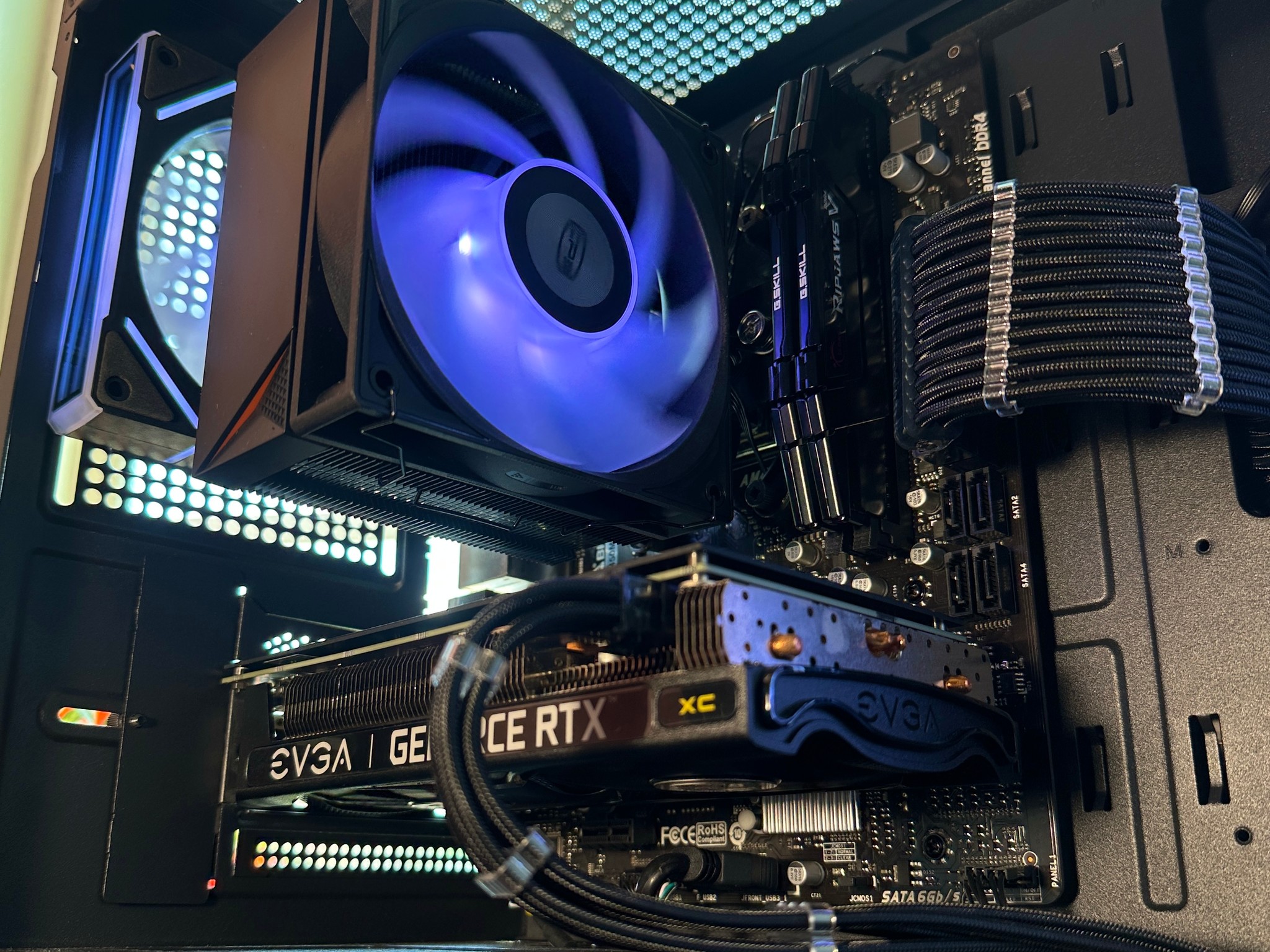 🔥Gaming/Steaming PC🔥 | RTX 4070 12GB | Intel i7 | 2.5TB | 32GB (3200hz) | WiFi + BT | Windows 11