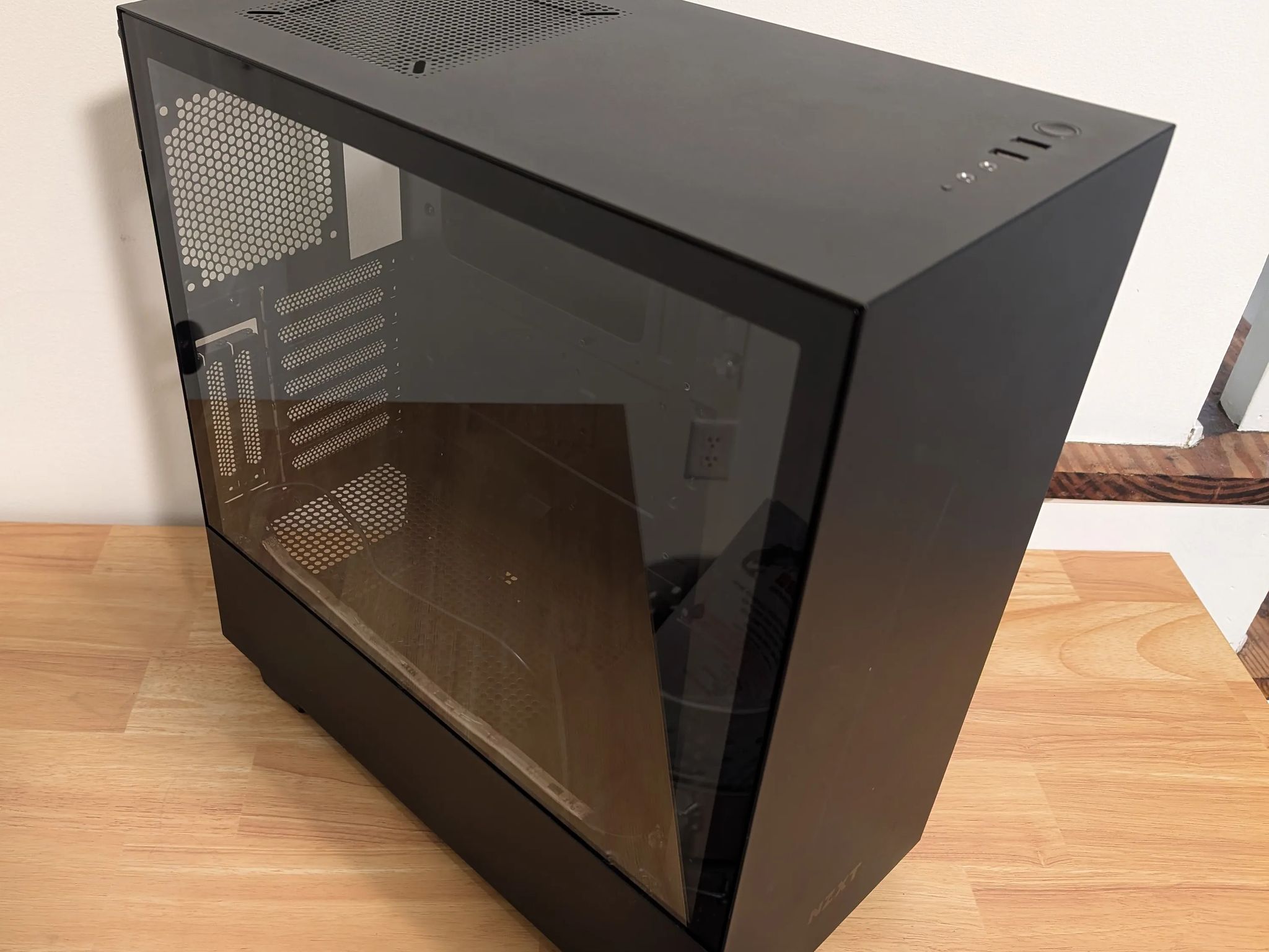 NZXT H500i mid-tower case