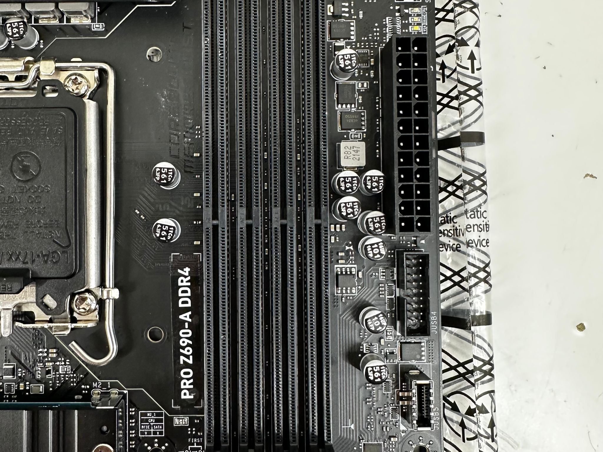 MSI Pro Z690-A DDR4 | Sealed IO Shield | LGA 1700