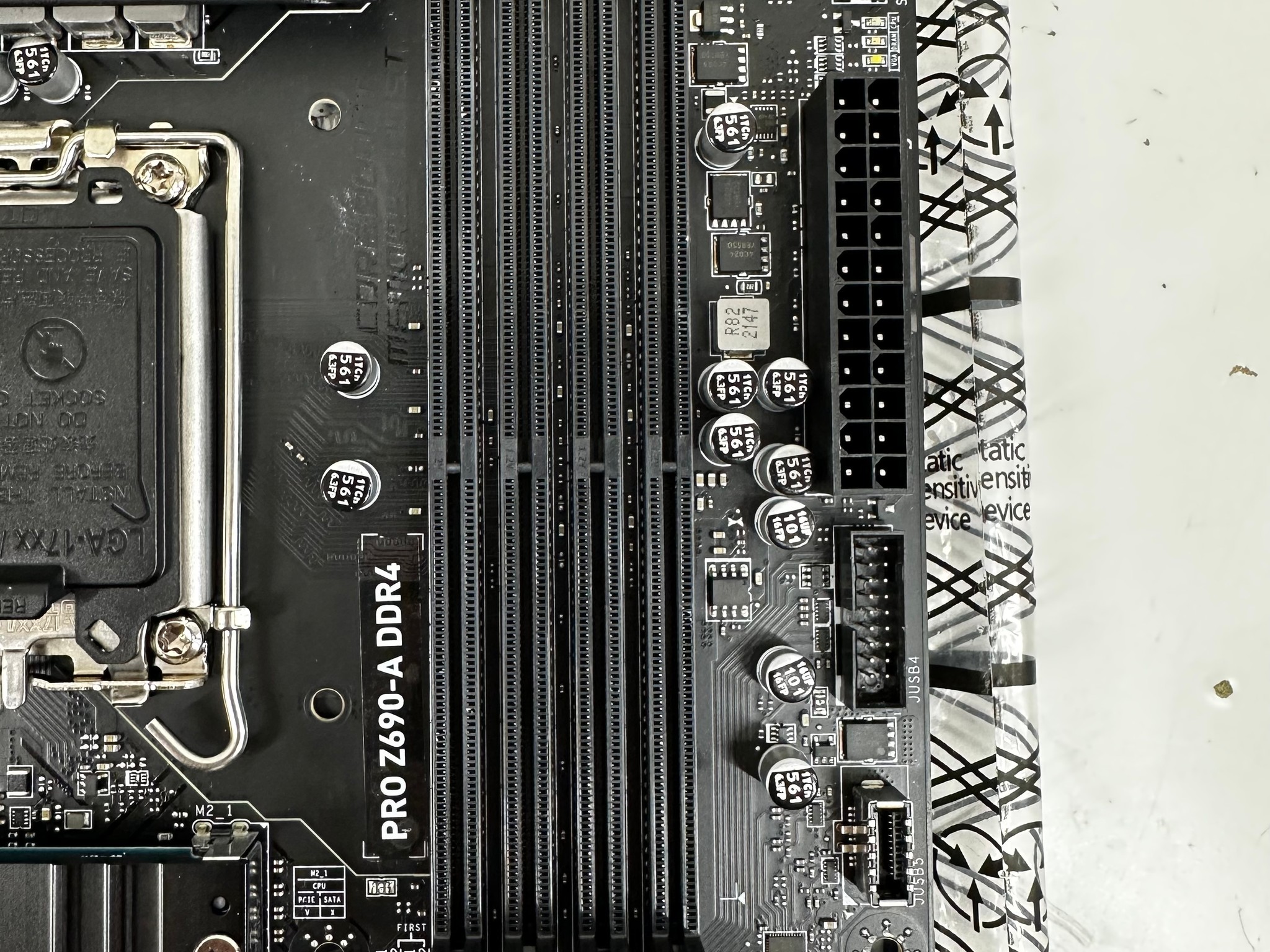 MSI Pro Z690-A DDR4 | Sealed IO Shield | LGA 1700
