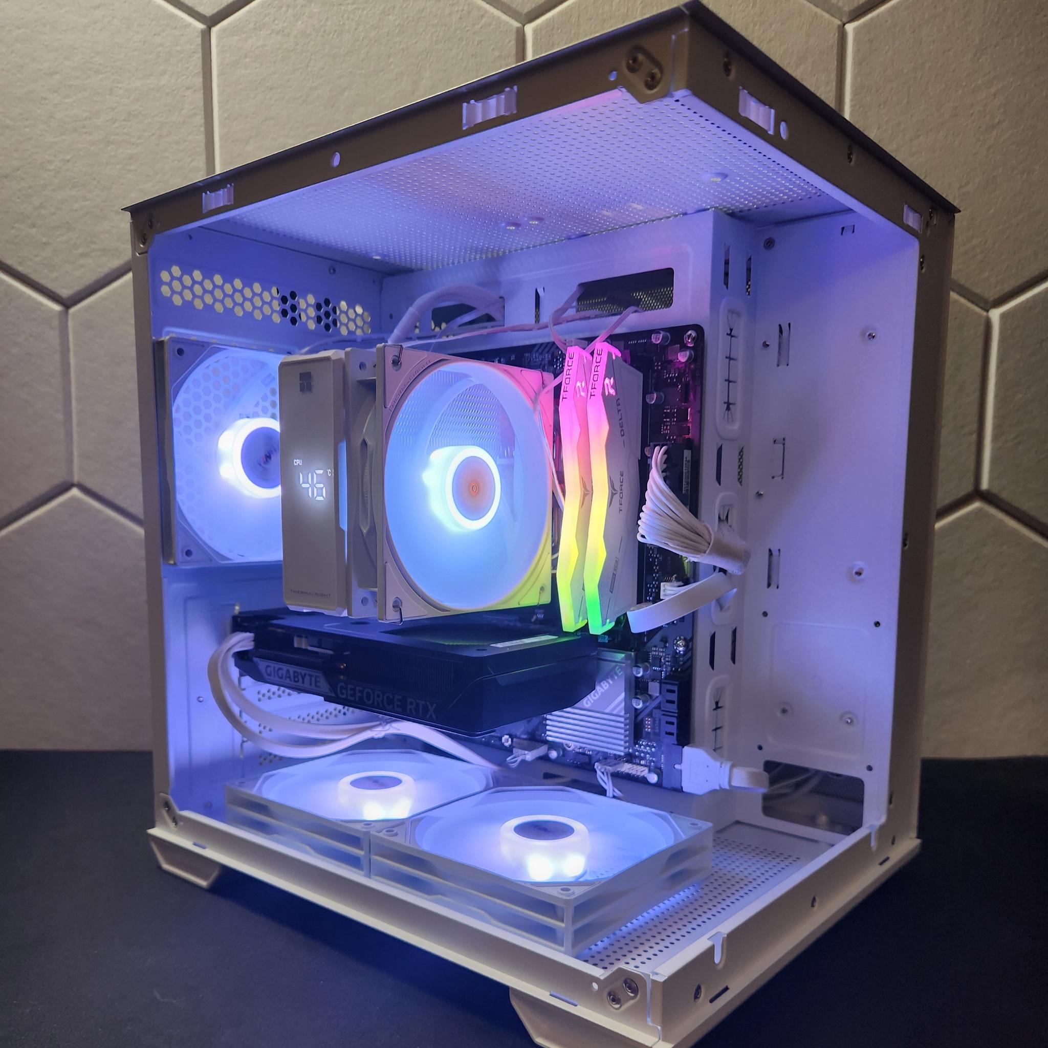 "Frosty" RTX 5060| Ryzen 5 7600X | 16GB DDR5 | 1TB SSD | WIFI+BT