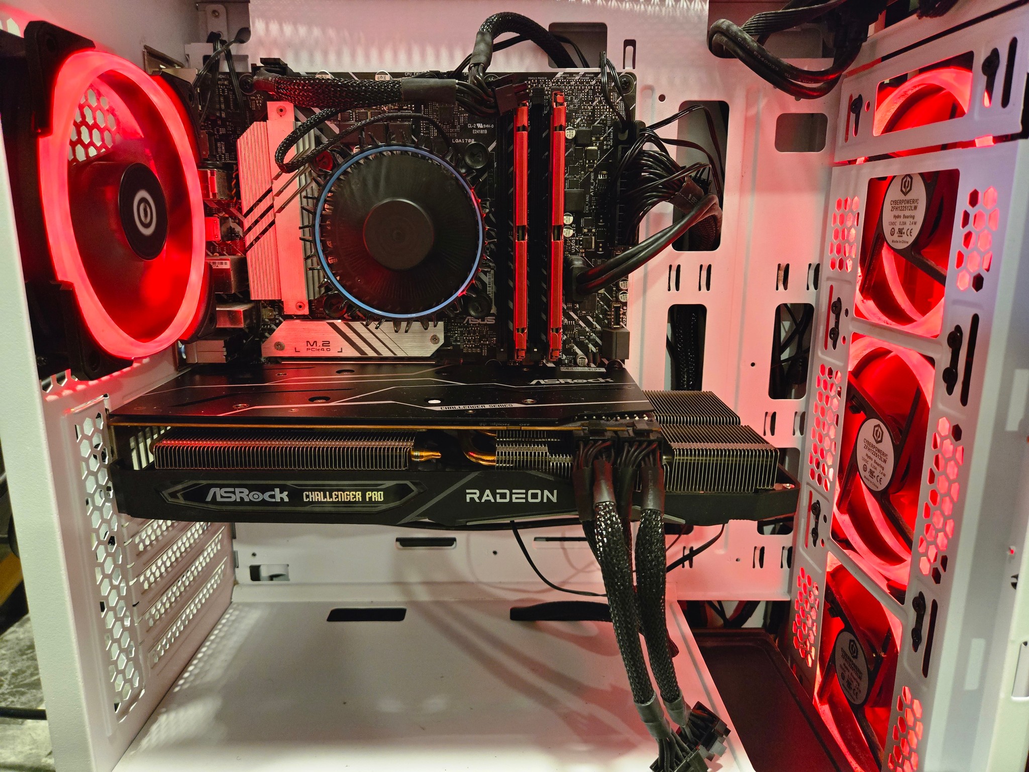 KIRA II 241V | Intel i7-12700F| RX 6700XT| 16 GB DDR4| 500 GB SSD| 600W PSU