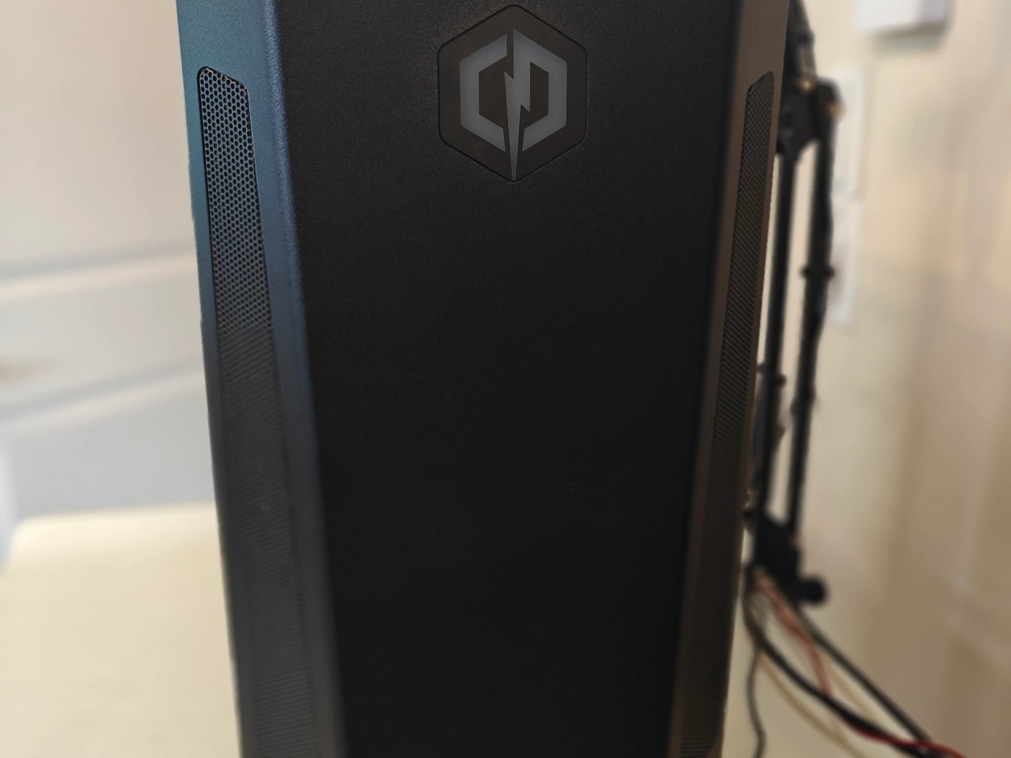 Lightning Recharged ⚡🕶️🏷️ | Ryzen 7 5700X3D | Radeon RX 6700 XT | 32GB DDR4 RAM | 1TB NVMe SSD