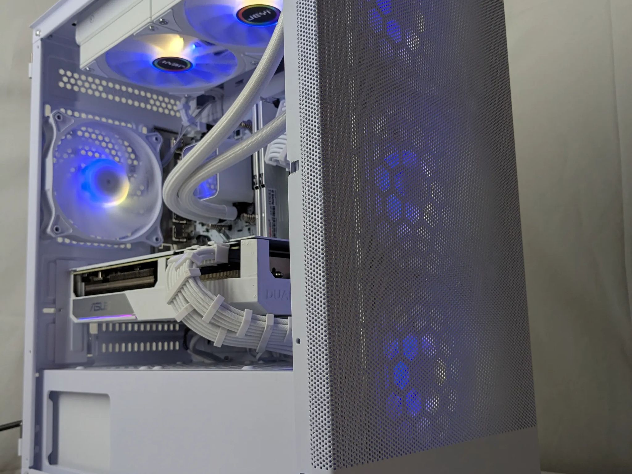 🔥 High-End Gaming PC – RTX 3070 | Ryzen 7 5700 | 32GB DDR4 | 1TB NVMe | 240mm AIO 🔥