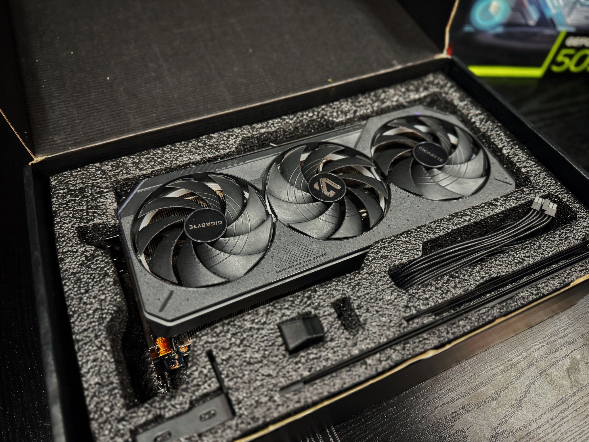 GIGABYTE GeForce RTX 5090 GAMING OC 32G
