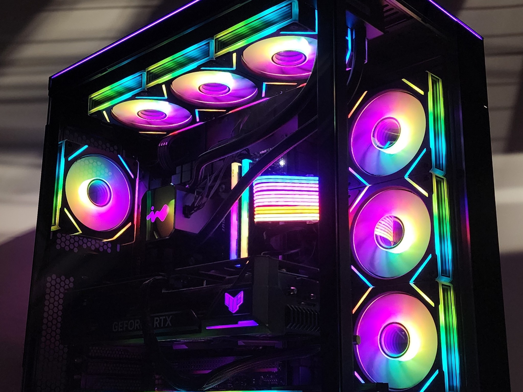 Gaming PC Ryzen 7 9800X3D 32GB RAM 2TB SSD RTX 4080 SUPER 16GB Win11 Computer