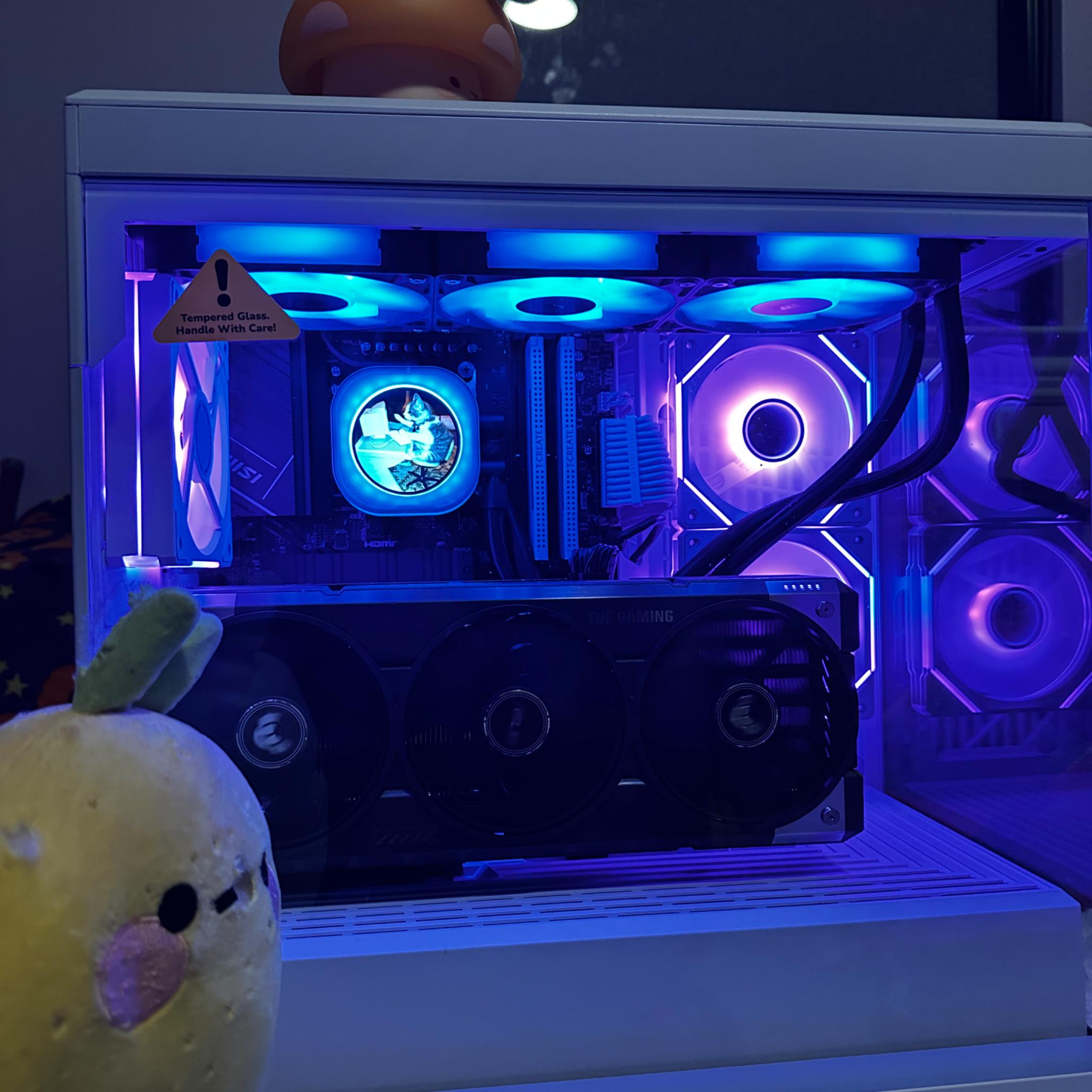 White & Black Hyte Y40, 7800x3d paired with an ASUS TUF 5070ti 16gb
