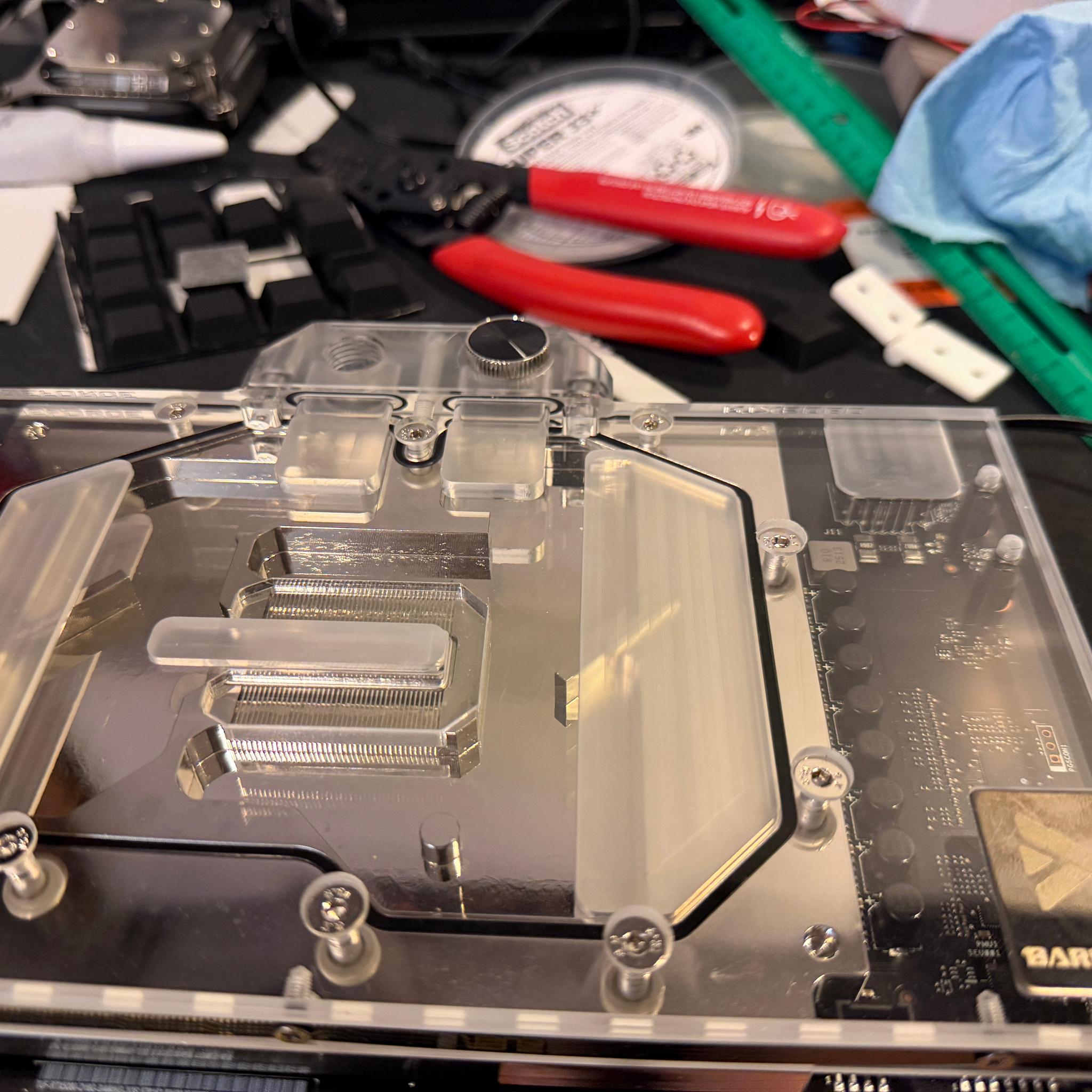 ASUS TUF Gaming GeForce RTX 5080 OC Edition waterblocked