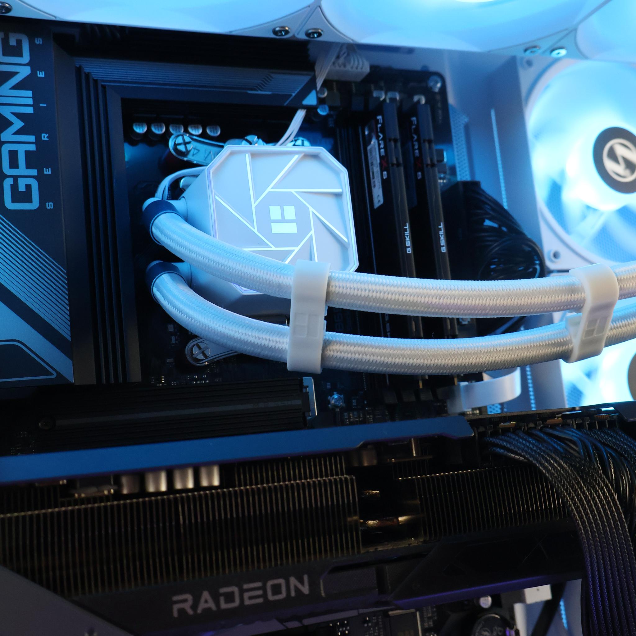 ⚪ Ryzen 7 9700X/RX 9070XT 16GB Gaming/Streaming PC ⚪