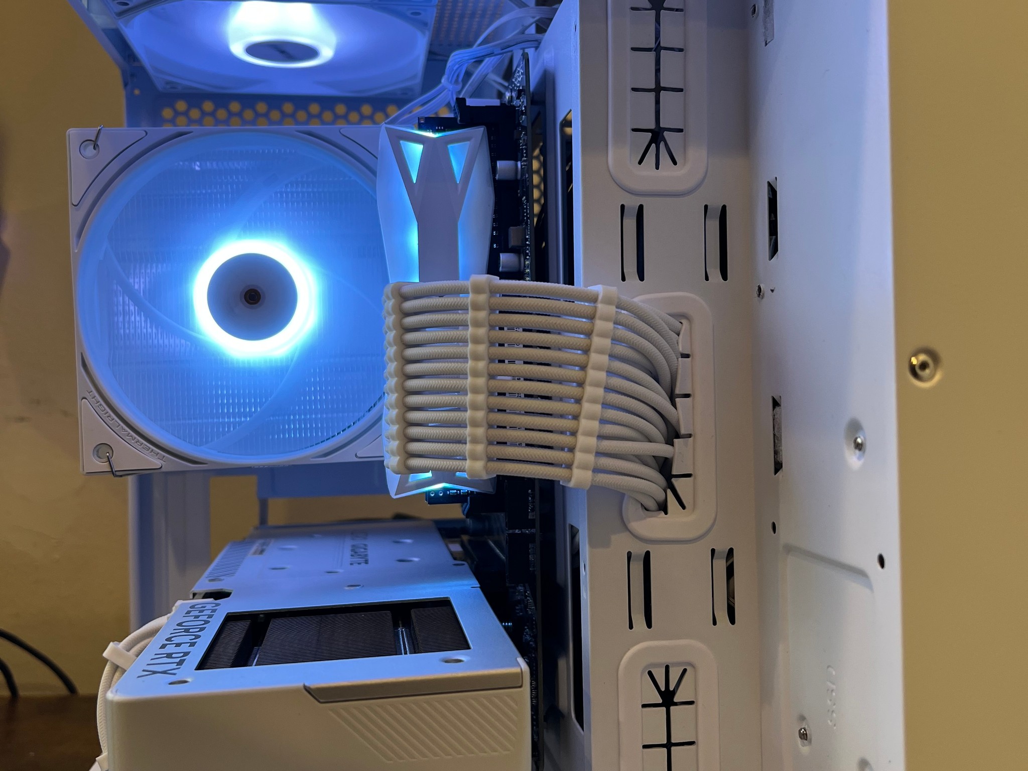 Copy of ⚪RTX 4060⚪ | Ryzen 5 3600 | 16gb DDR4-3200 RAM | 1tb Storage | Windows 11 | 1080p Gaming PC