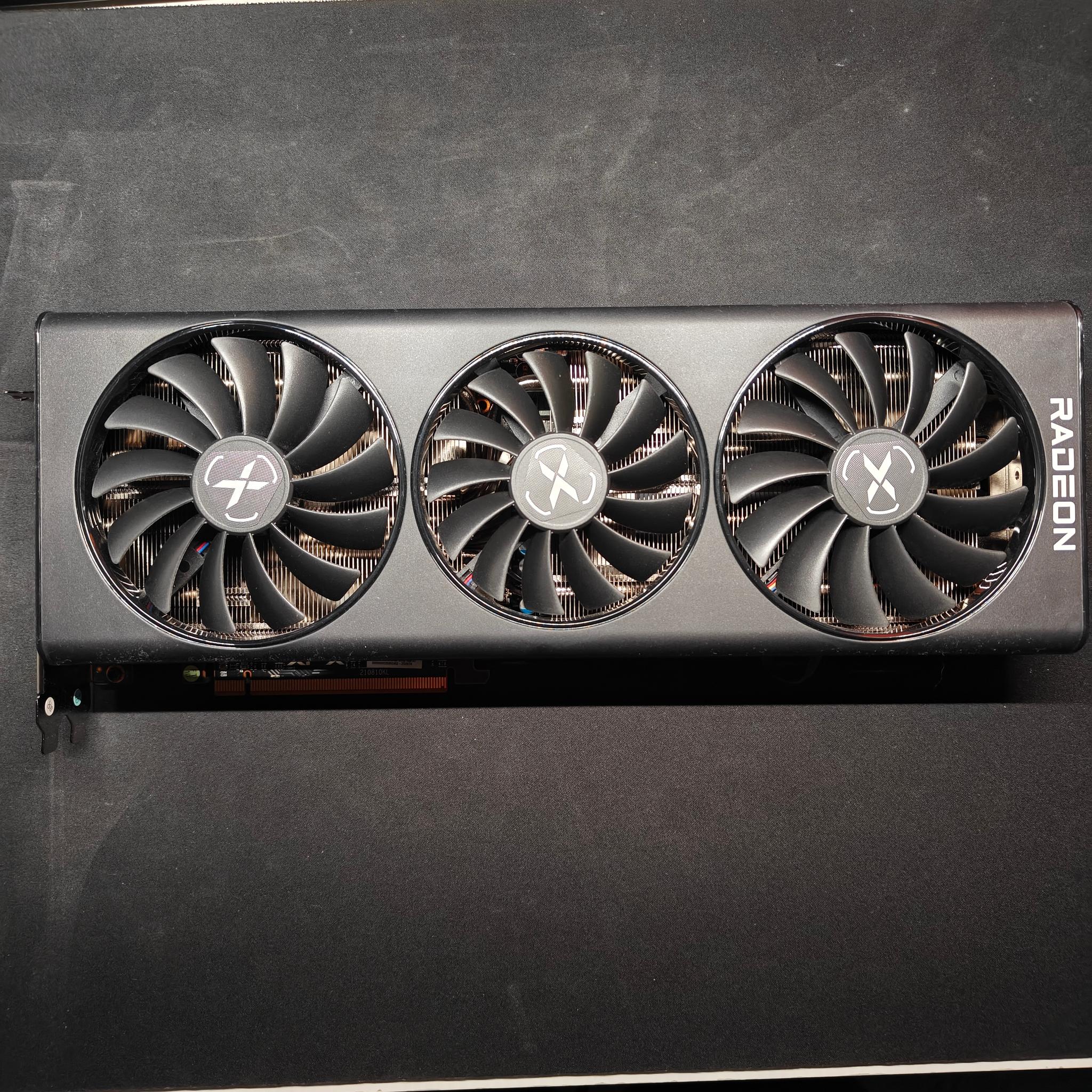 XFX SPEEDSTER SWFT 319 AMD Radeon RX 6800 CORE Gaming 16GB GDDR6 Graphics Card