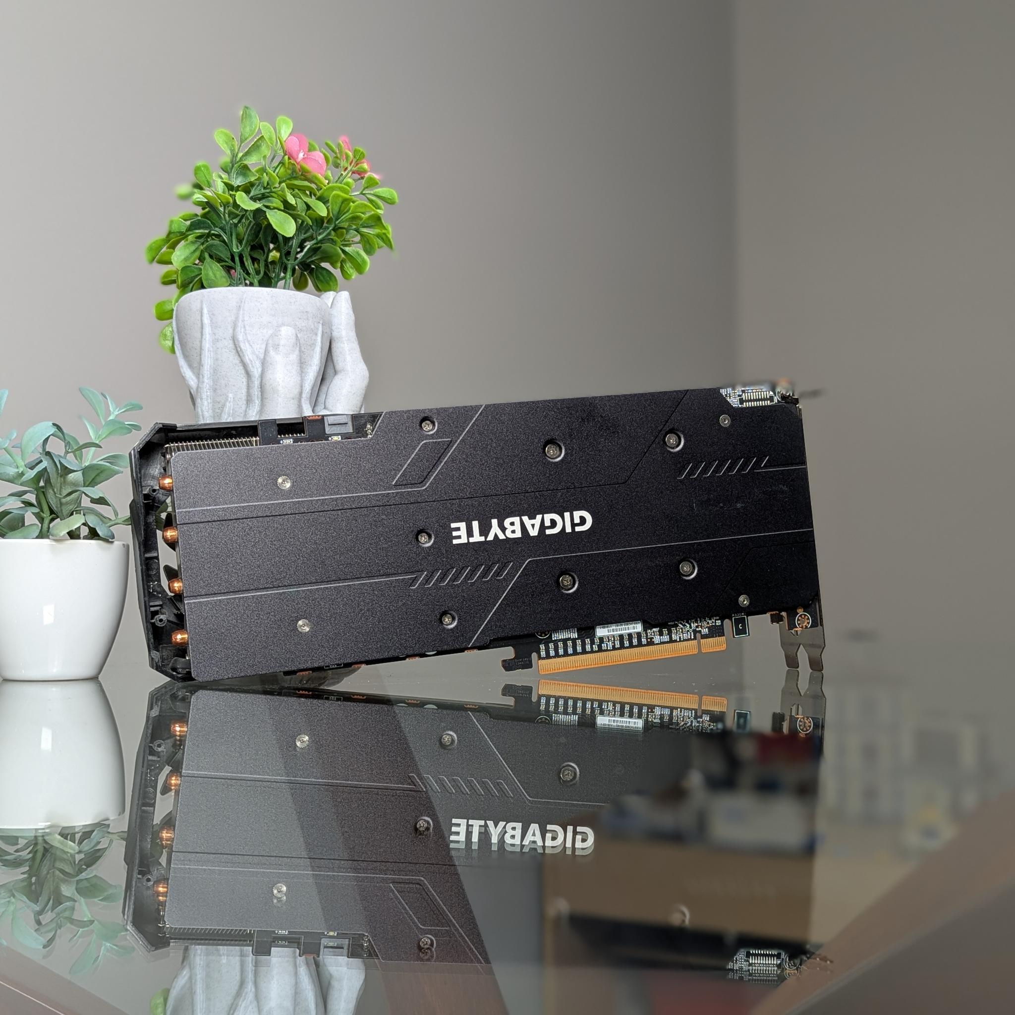 Gigabyte RX 5600XT | Please Read Description | Powers On | No Video signal
