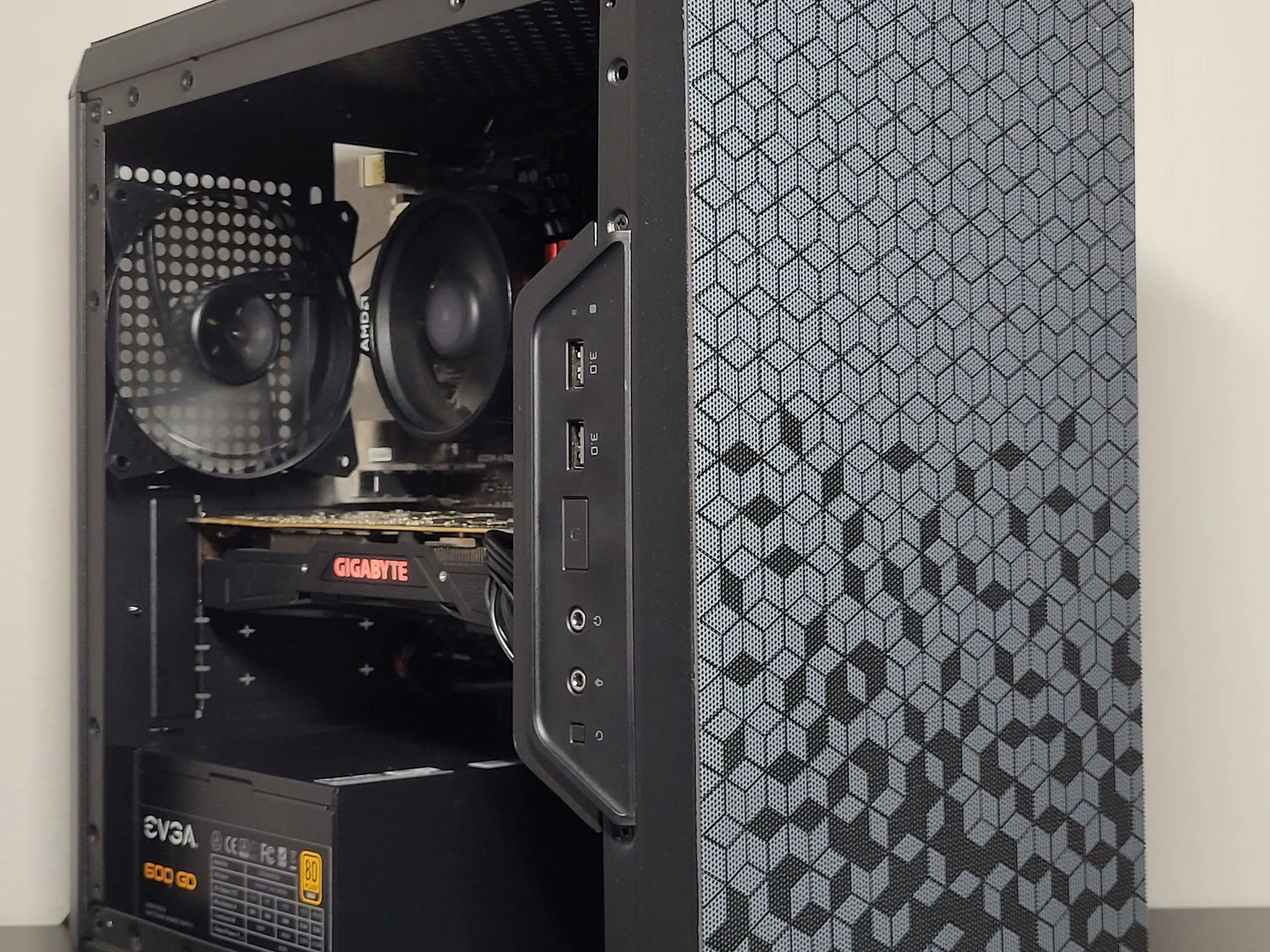 No Frills // 1080-ti // Ryzen 5 1600AF // 16GB // 512GB SSD