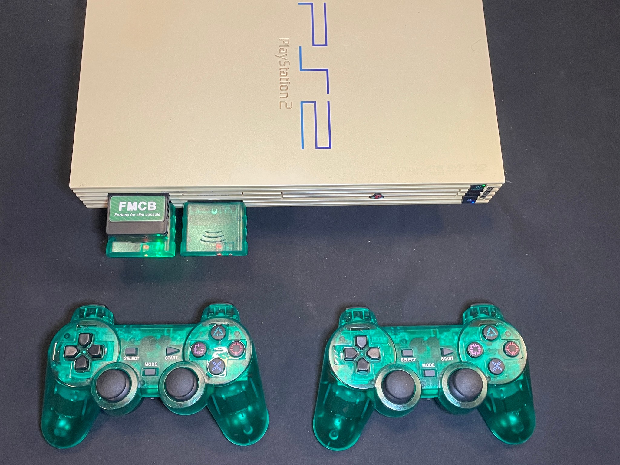 RARE Limited Edition White Reigion Unlocked Playstation 2 Ps2 4TB + Accessories
