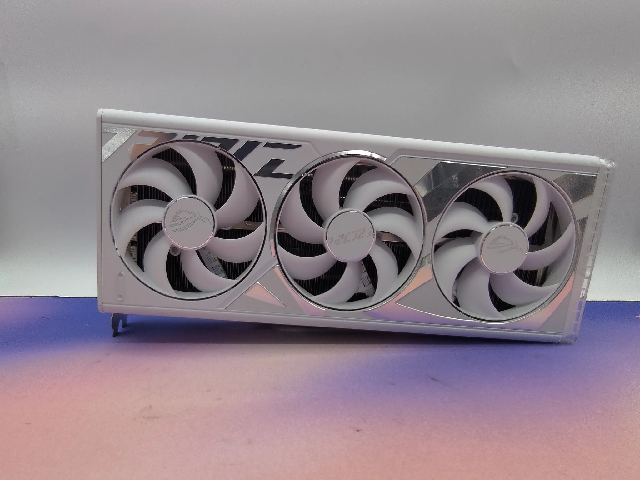 Asus ROG Strix RTX 4080 White Edition