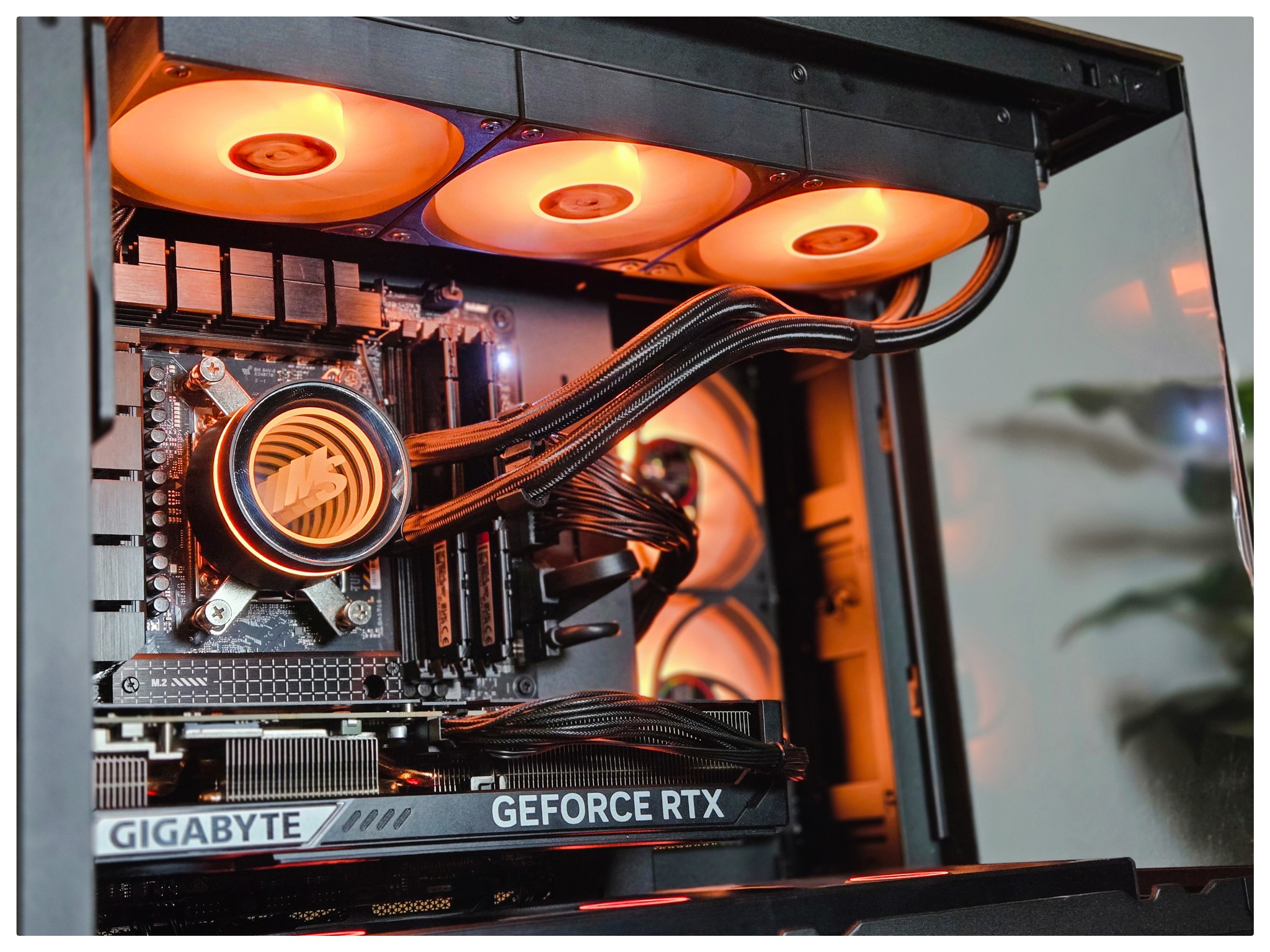 Ryzen 7800X3D | RTX 5070 | 2TB SDD | Gaming PC