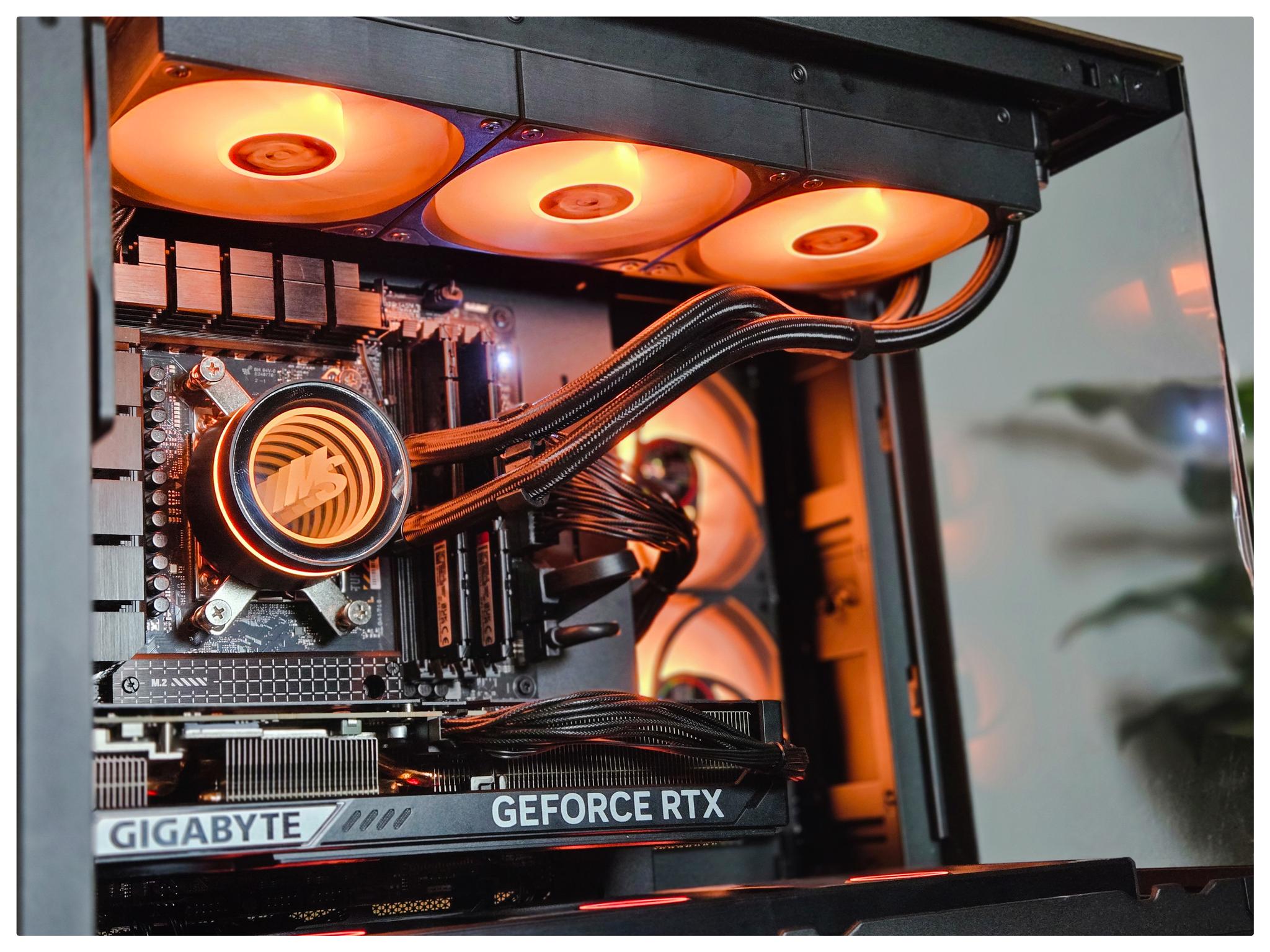 Ryzen 7800X3D | RTX 5070 | 2TB SDD | Gaming PC