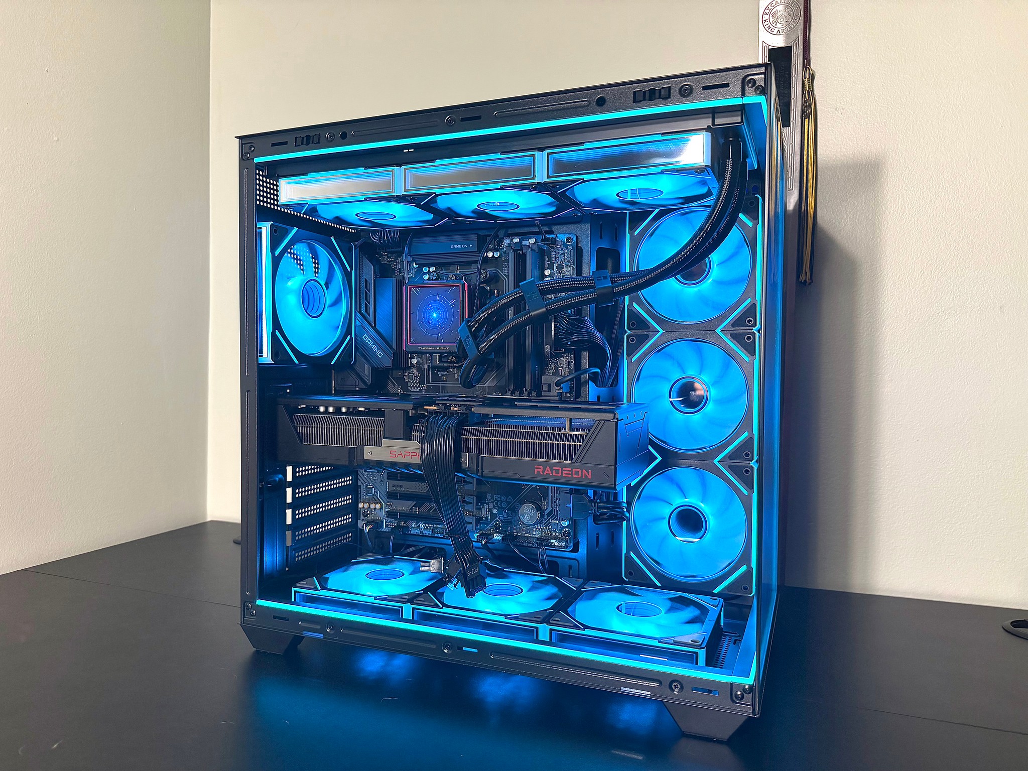 Insane 7800X3D | 9070XT | 48GB DDR5 | 2TB M.2 | LCD Screen AIO Cooler Gaming PC