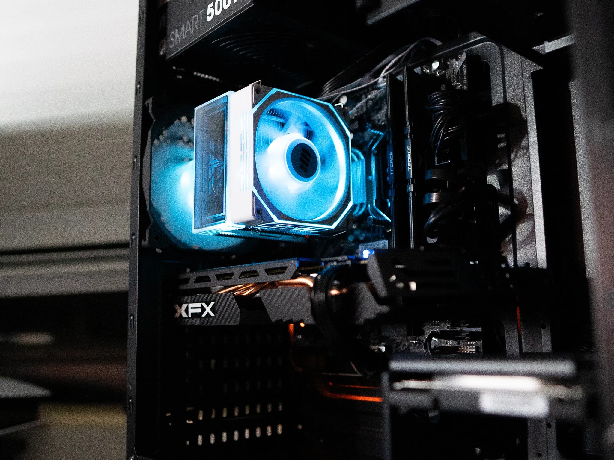 ⛈️❄️ | RX 580 | INTEL i5 8400 | 16GB DDR4 RAM | 256GB NVME SSD + 1TB HDD | Arctic Blizzard 2.0