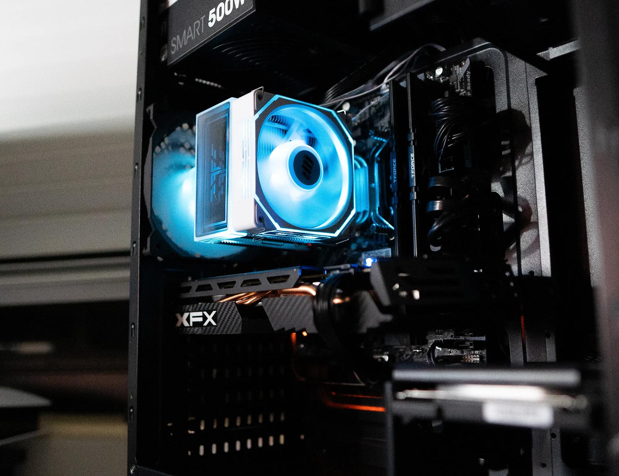 ⛈️❄️ | RX 580 | INTEL i5 8400 | 16GB DDR4 RAM | 256GB NVME SSD + 1TB HDD | Arctic Blizzard 2.0