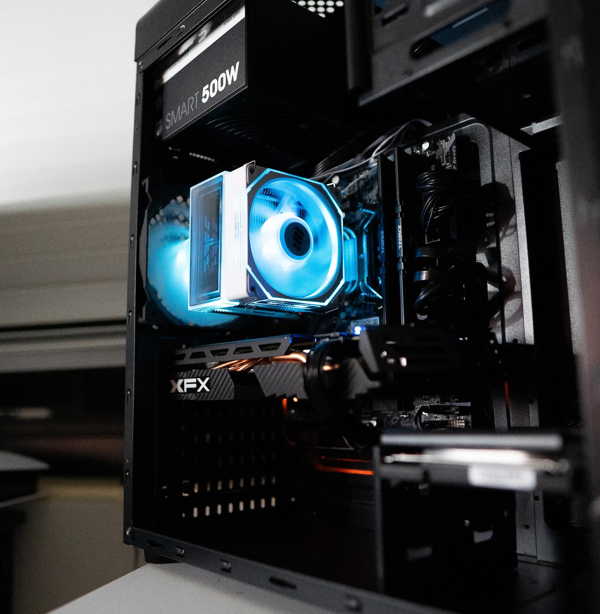 ⛈️❄️ | RX 580 | INTEL i5 8400 | 16GB DDR4 RAM | 256GB NVME SSD + 1TB HDD | Arctic Blizzard 2.0