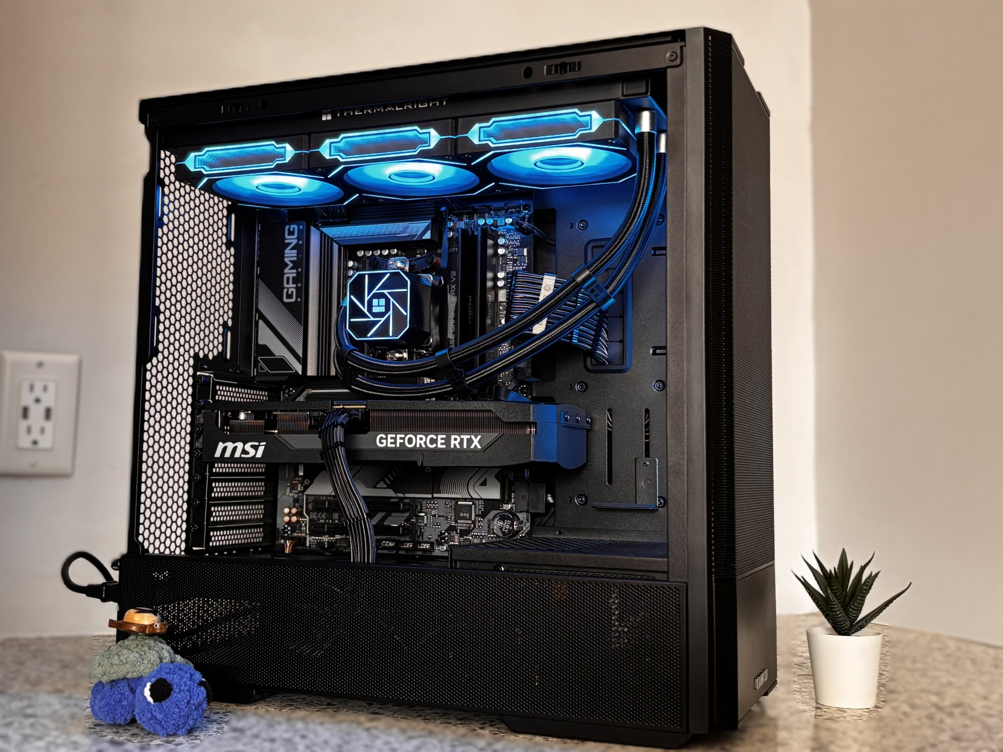 🖤⚡️ RTX 5070 | Ryzen 7 7700X | 32GB DDR5 | 1TB NVMe | Wifi |