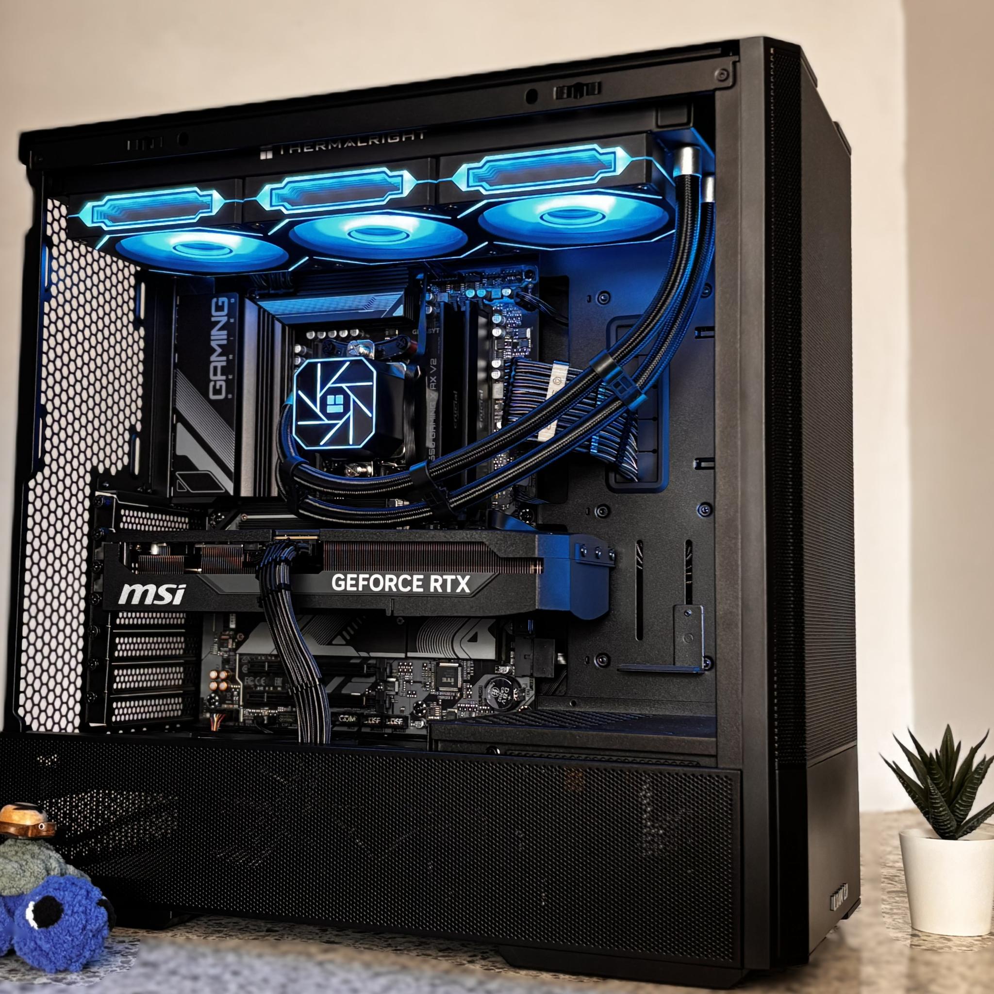 🖤⚡️ RTX 5070 | Ryzen 7 7700X | 32GB DDR5 | 1TB NVMe | Wifi |