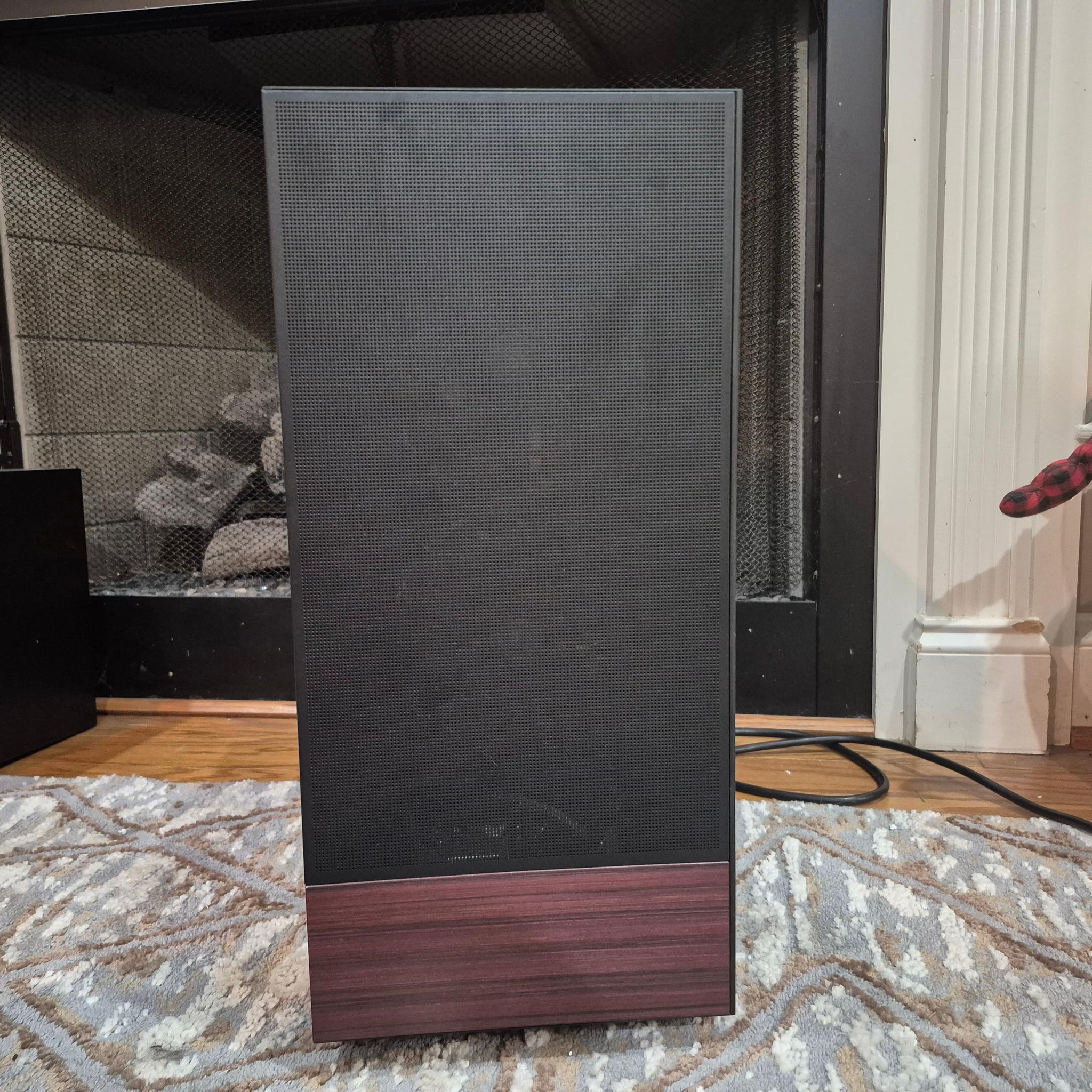 Budget Minimalist | 80 FPS Fortnite| i5-4590, 16GB RAM, 300GB SSD, AMD R9 390 8GB, Win10