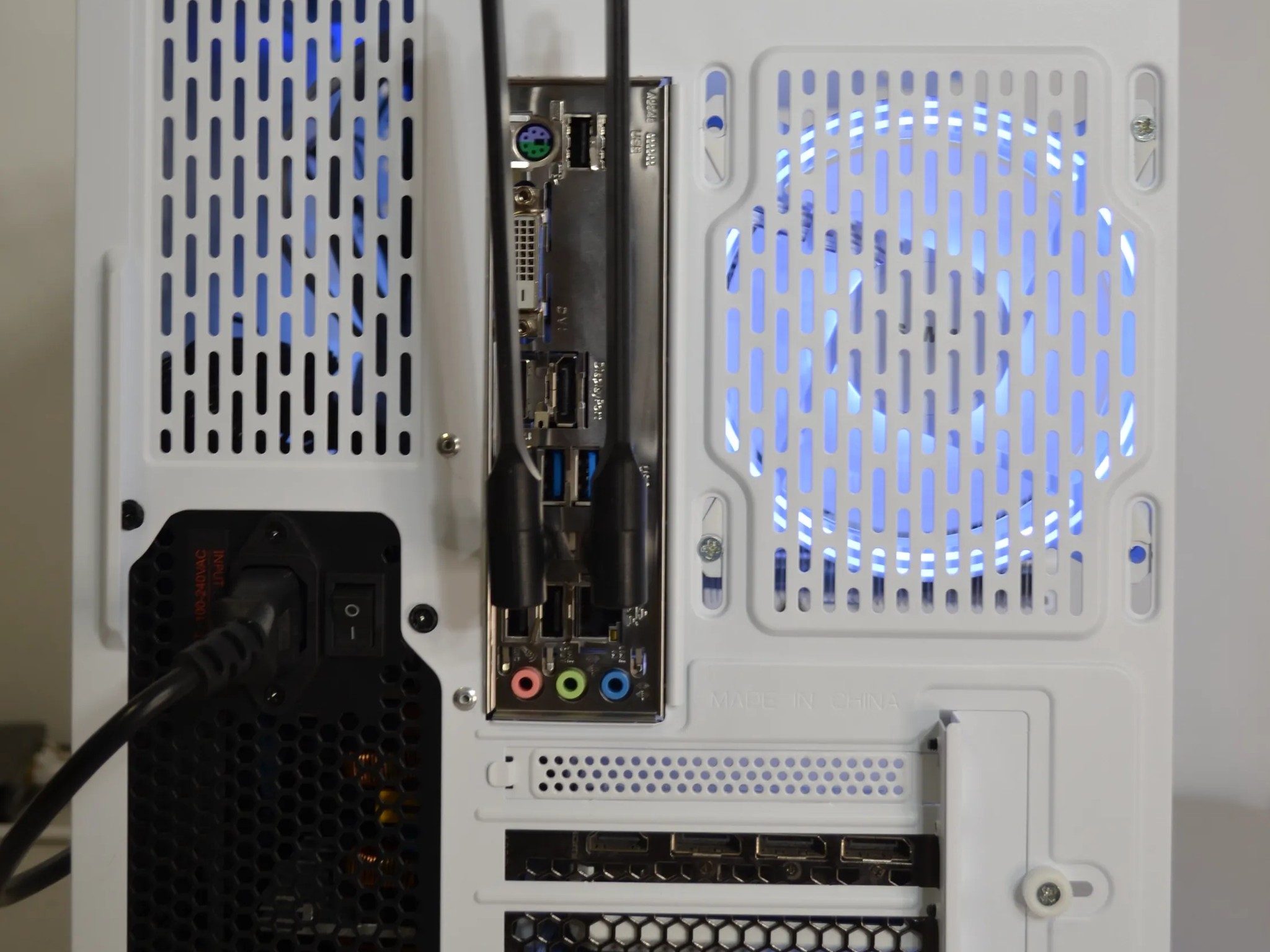 ⚪White Out⚪ RTX 3060ti | Ryzen 5 5500 | 1tb NVMe | Windows 11 FULLY ACTIVATED