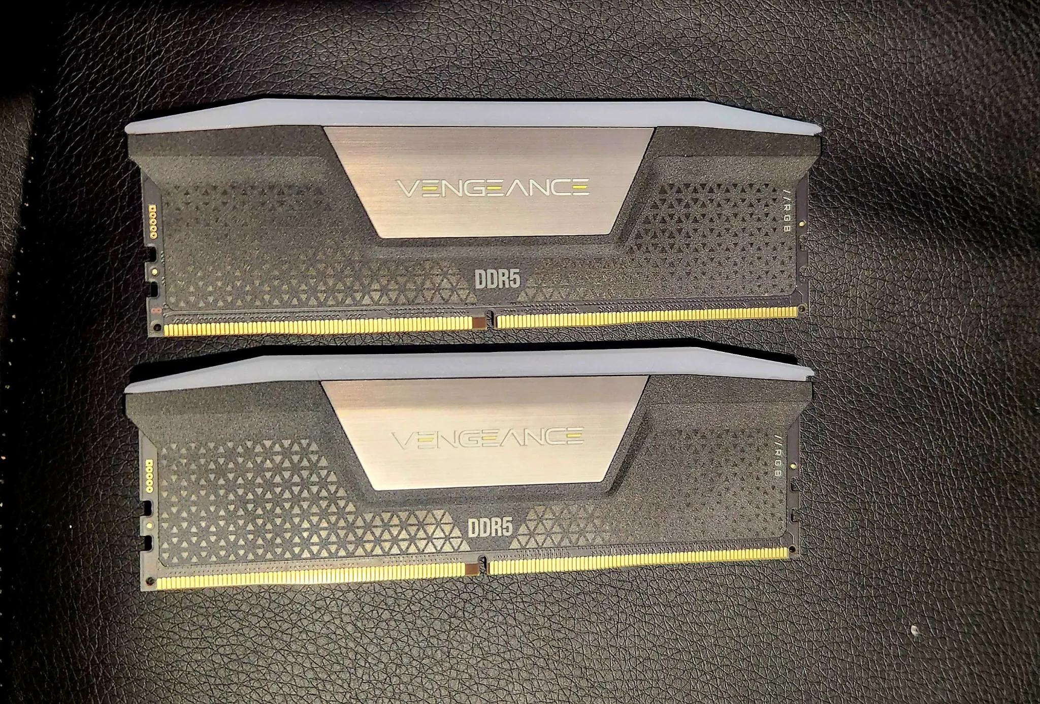 CORSAIR VENGEANCE RGB DDR5 RAM 32GB (2x16GB) 6000MHz CL 36-36-36-76 at 1.35V Intel XMP