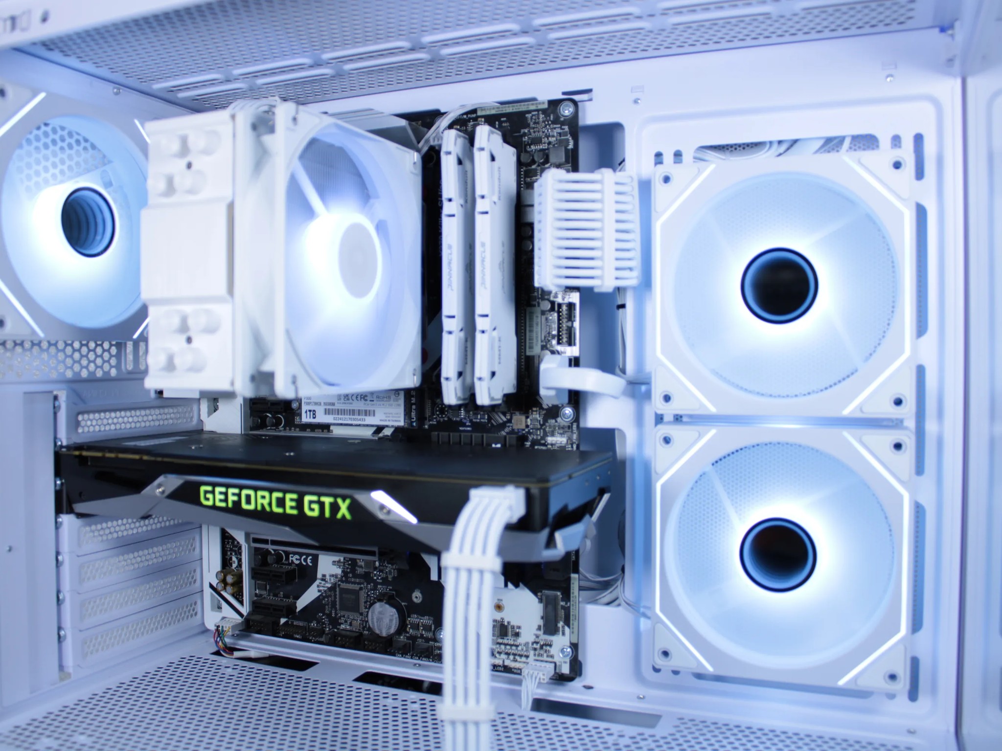 GTX 1080 | Ryzen 5 2600x | 1tb NVMe | 16gb 3200MHz Ram | WiFi+BlueTooth