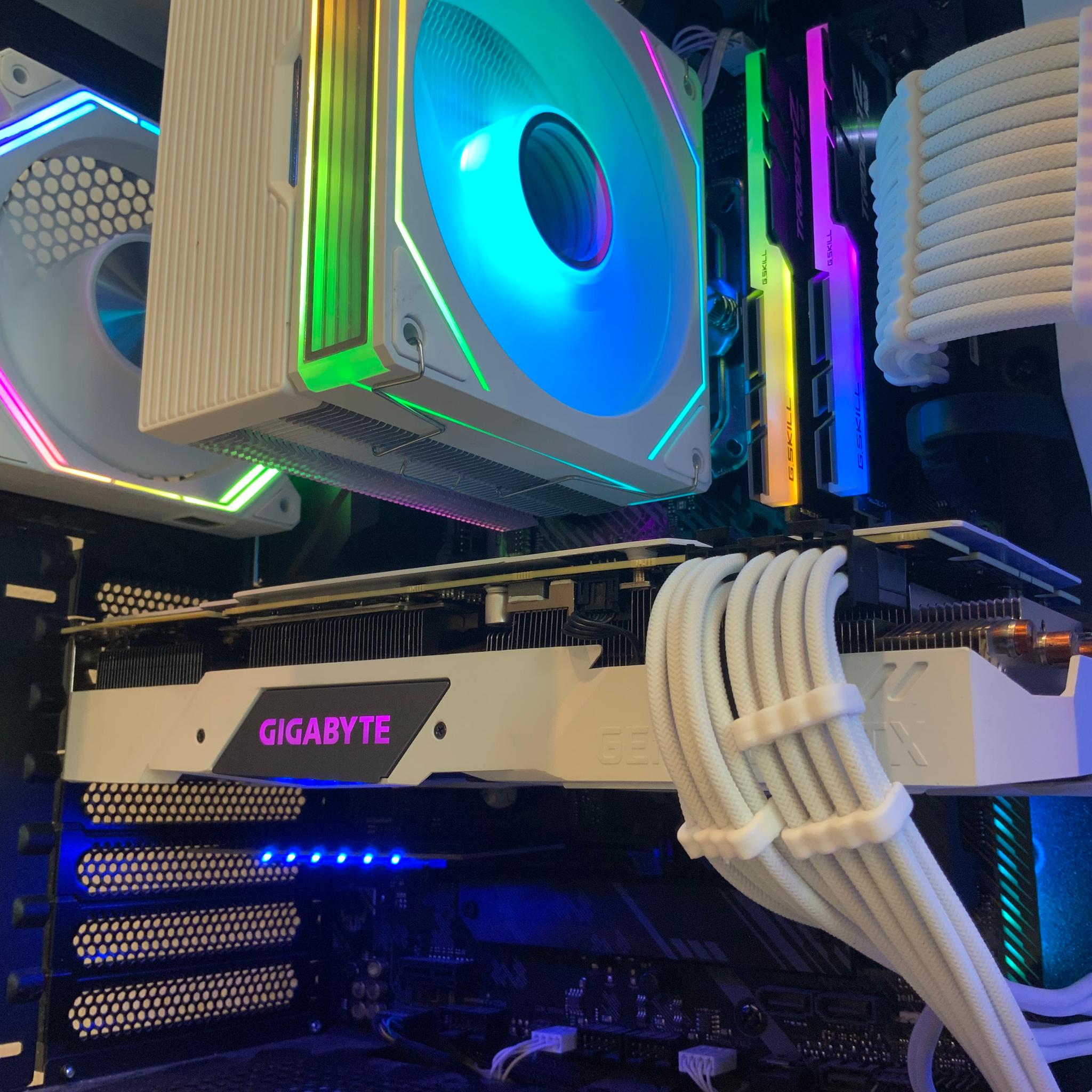 ❄️ RTX 2070 SUPER | RYZEN 7 3700X | 512GB SSD | 16GB DDR4 | 650W | WHITE ❄️